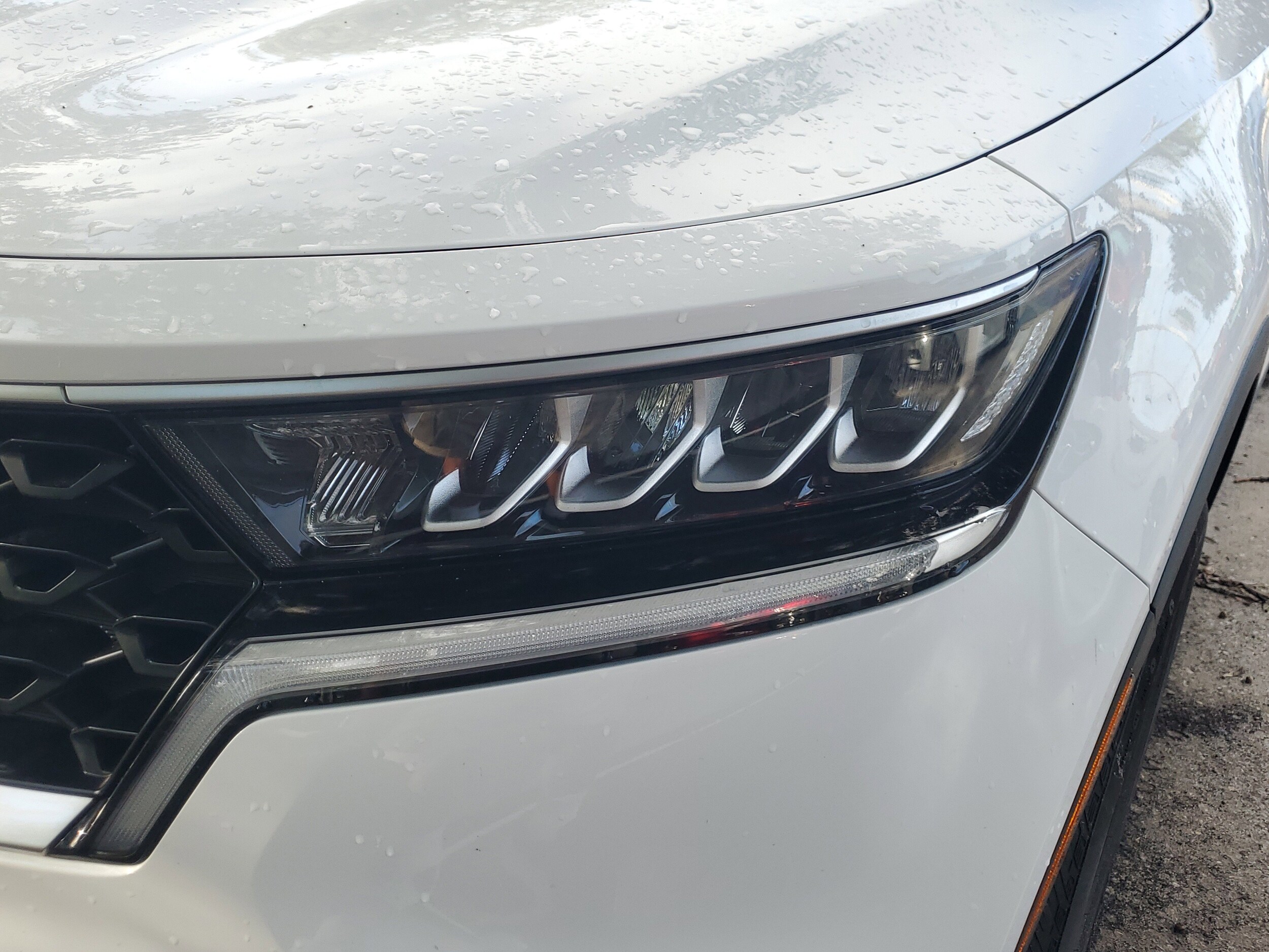 2023 Kia Sorento LX photo 2