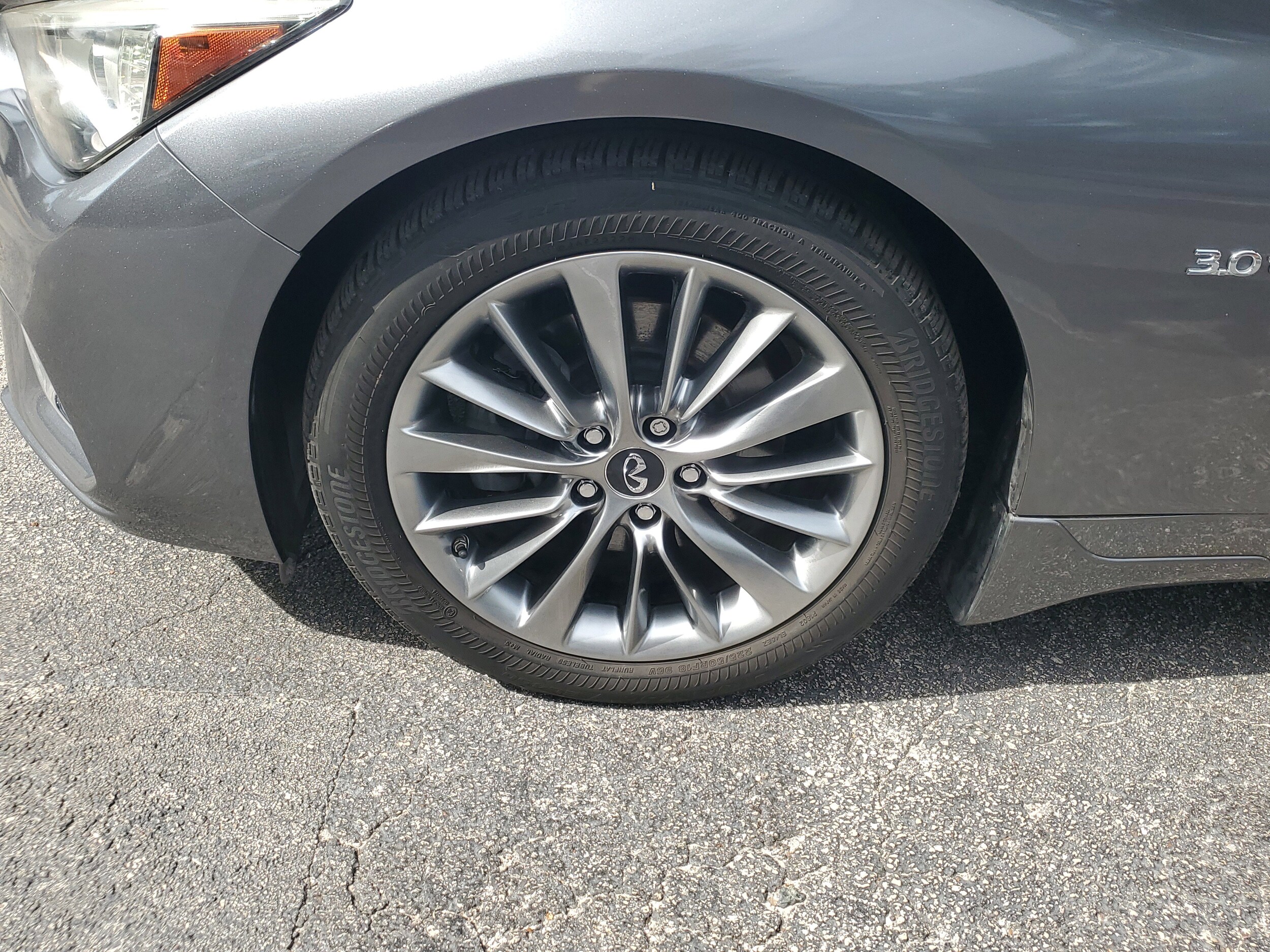 2019 Infiniti Q50 3.0t LUXE photo 2