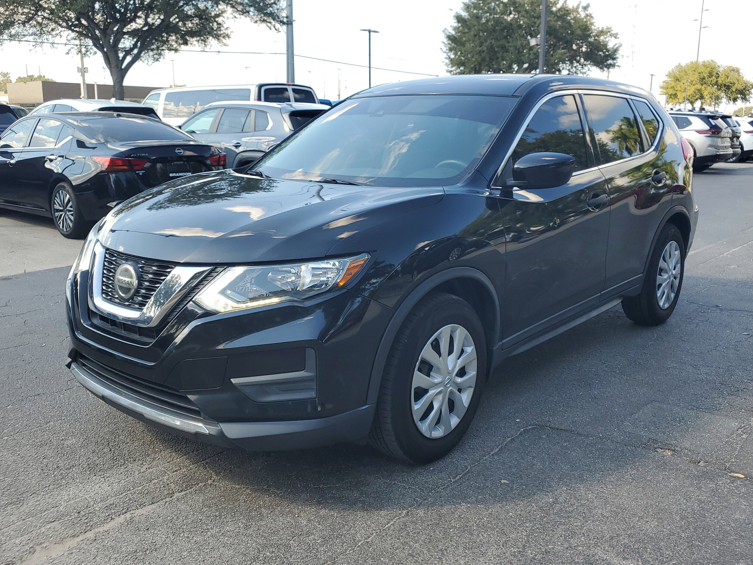 2020 Nissan Rogue S photo 3