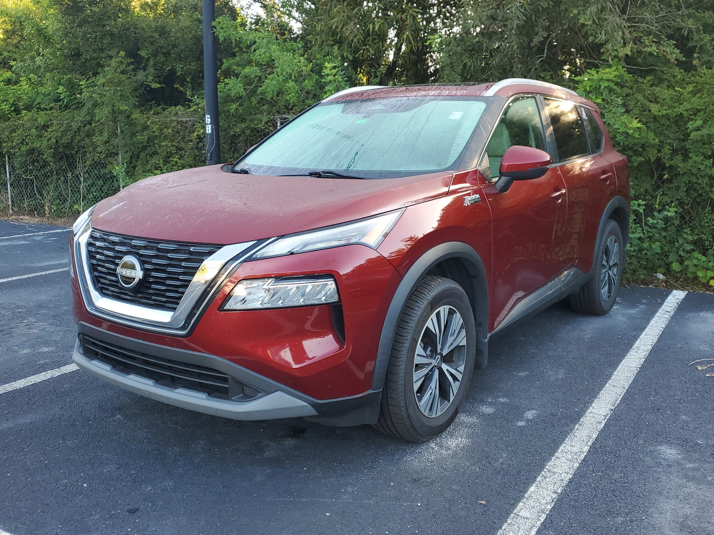 2022 Nissan Rogue SV photo 2