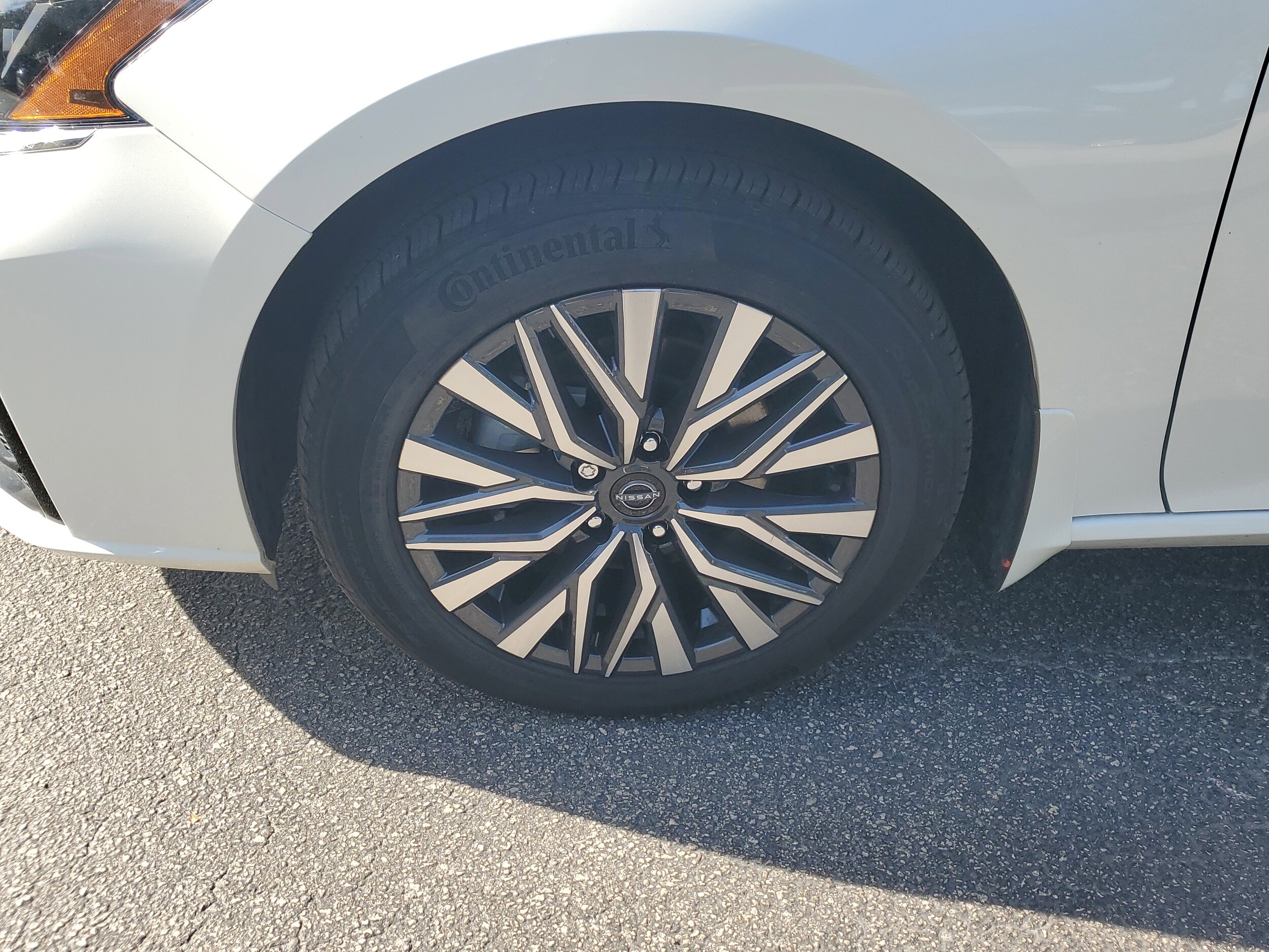 2024 Nissan Altima 2.5 SV photo 4