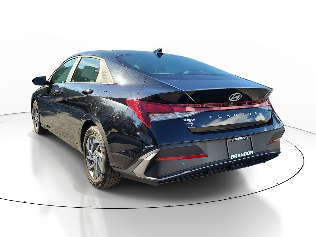 Used 2024 Hyundai Elantra SEL Sedan