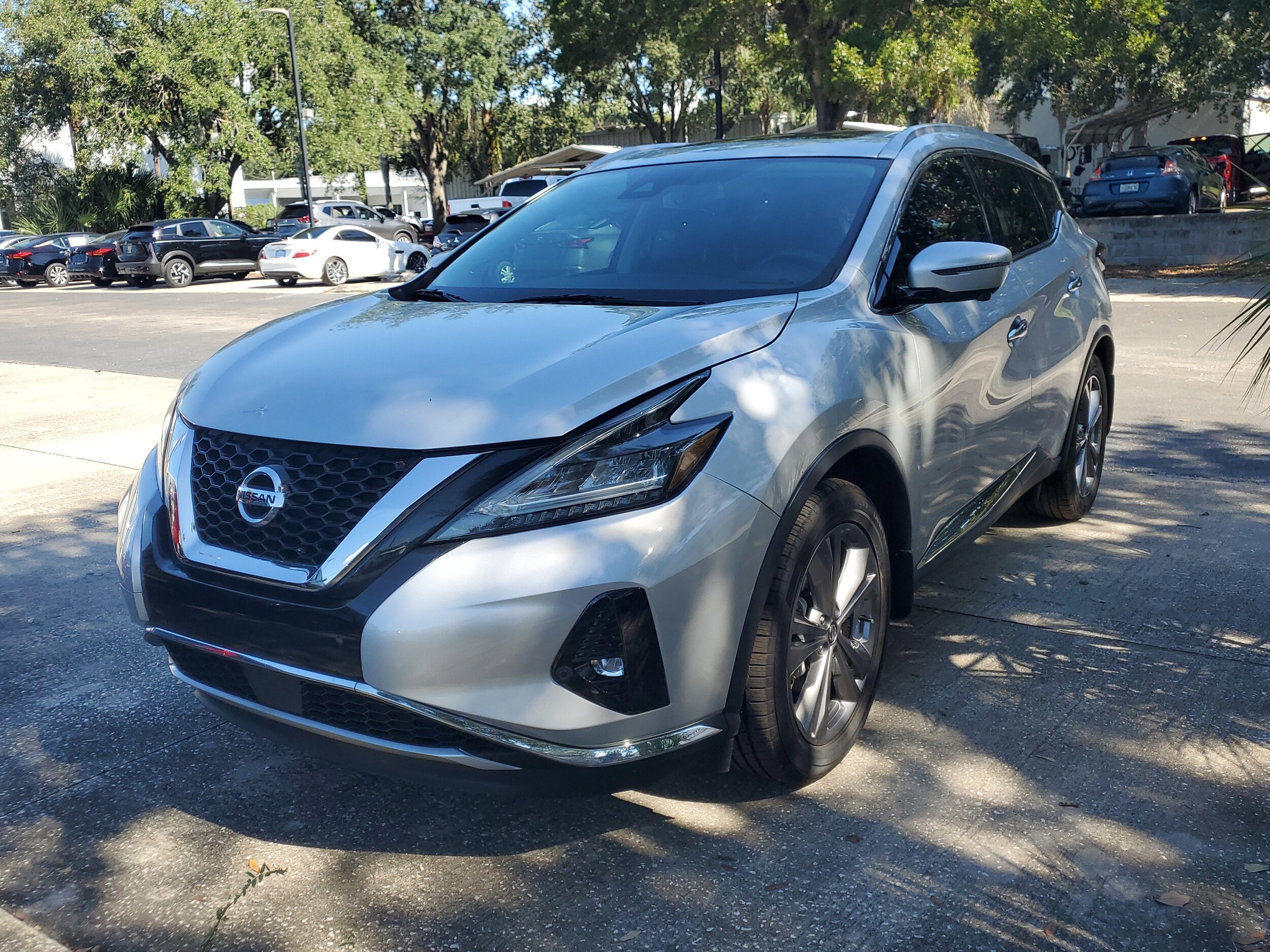 2021 Nissan Murano Platinum photo 2