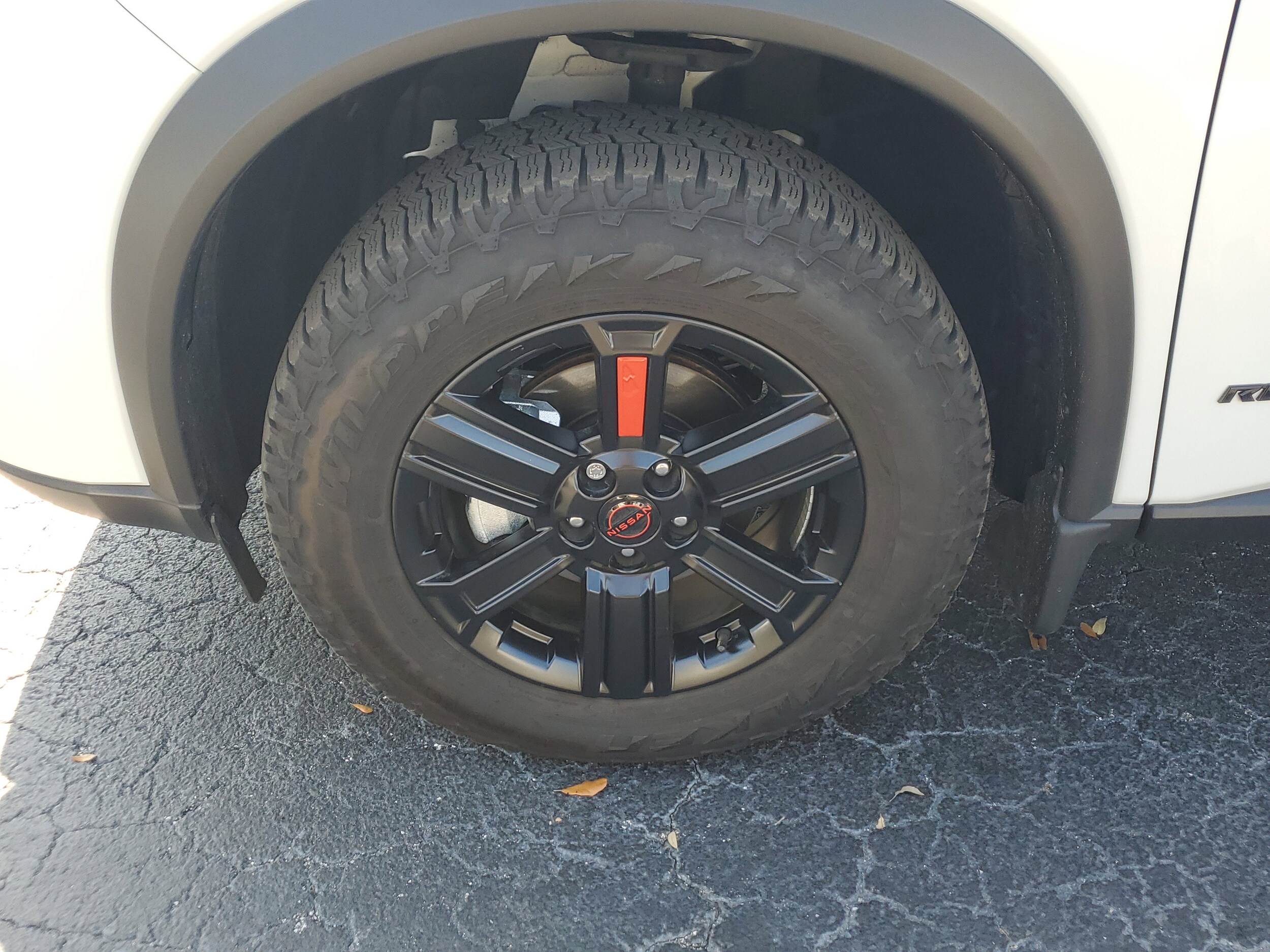 2025 Nissan Rogue SV photo 4