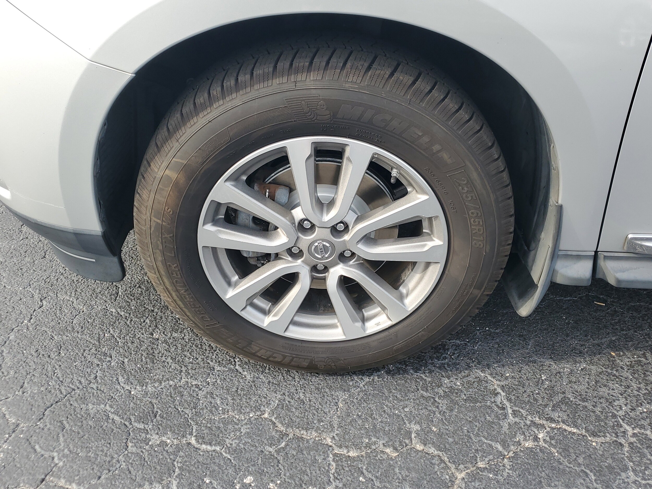 2015 Nissan Pathfinder SL photo 4