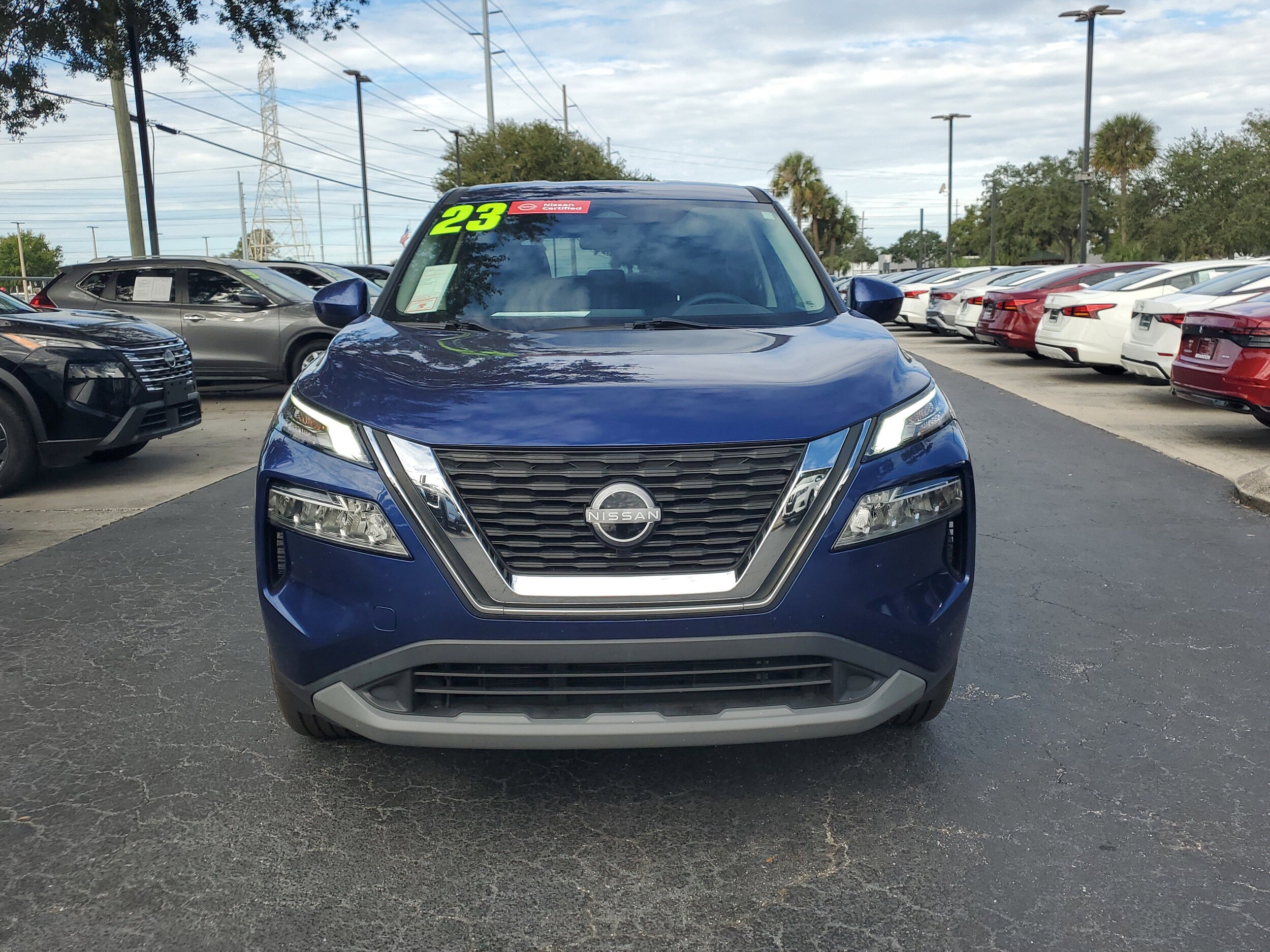 2023 Nissan Rogue SV photo 2