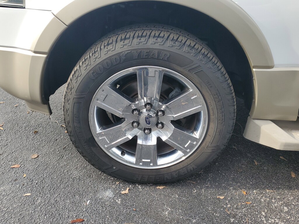 2010 Ford Expedition Eddie Bauer photo 4