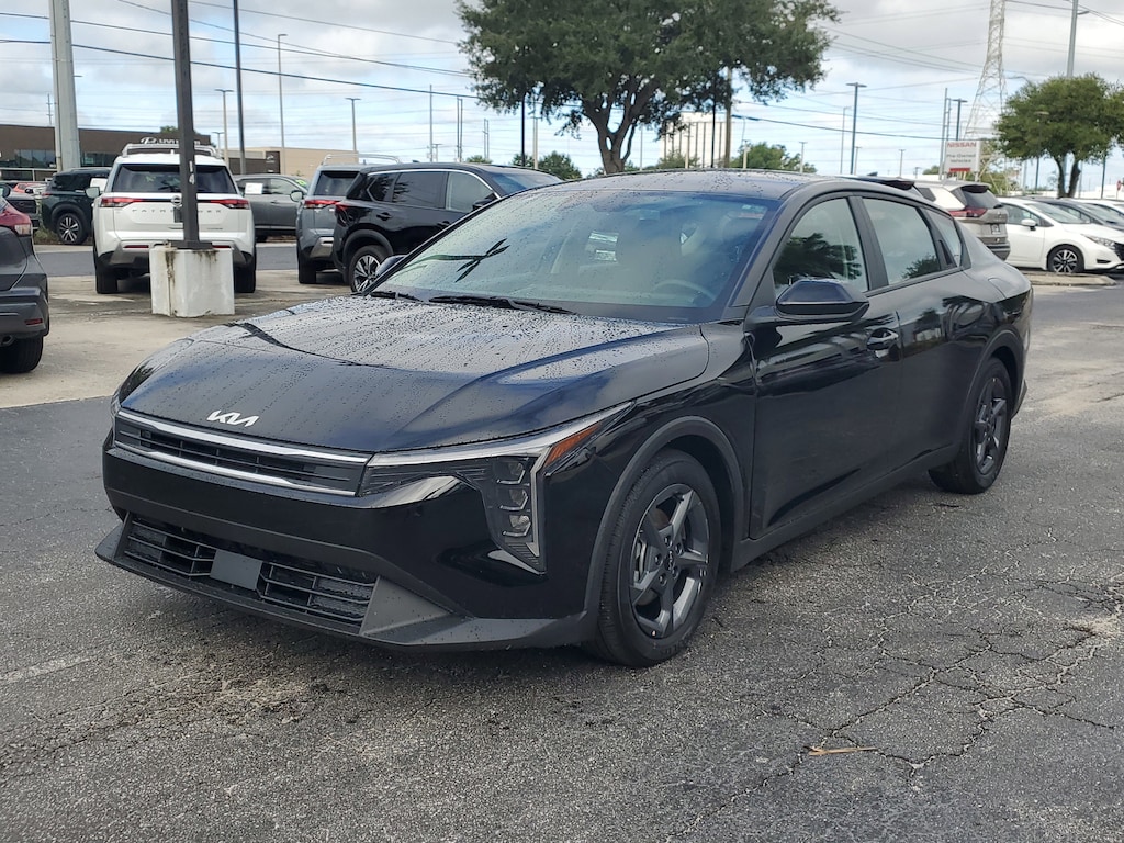 2025 Kia K4 LXS photo 4