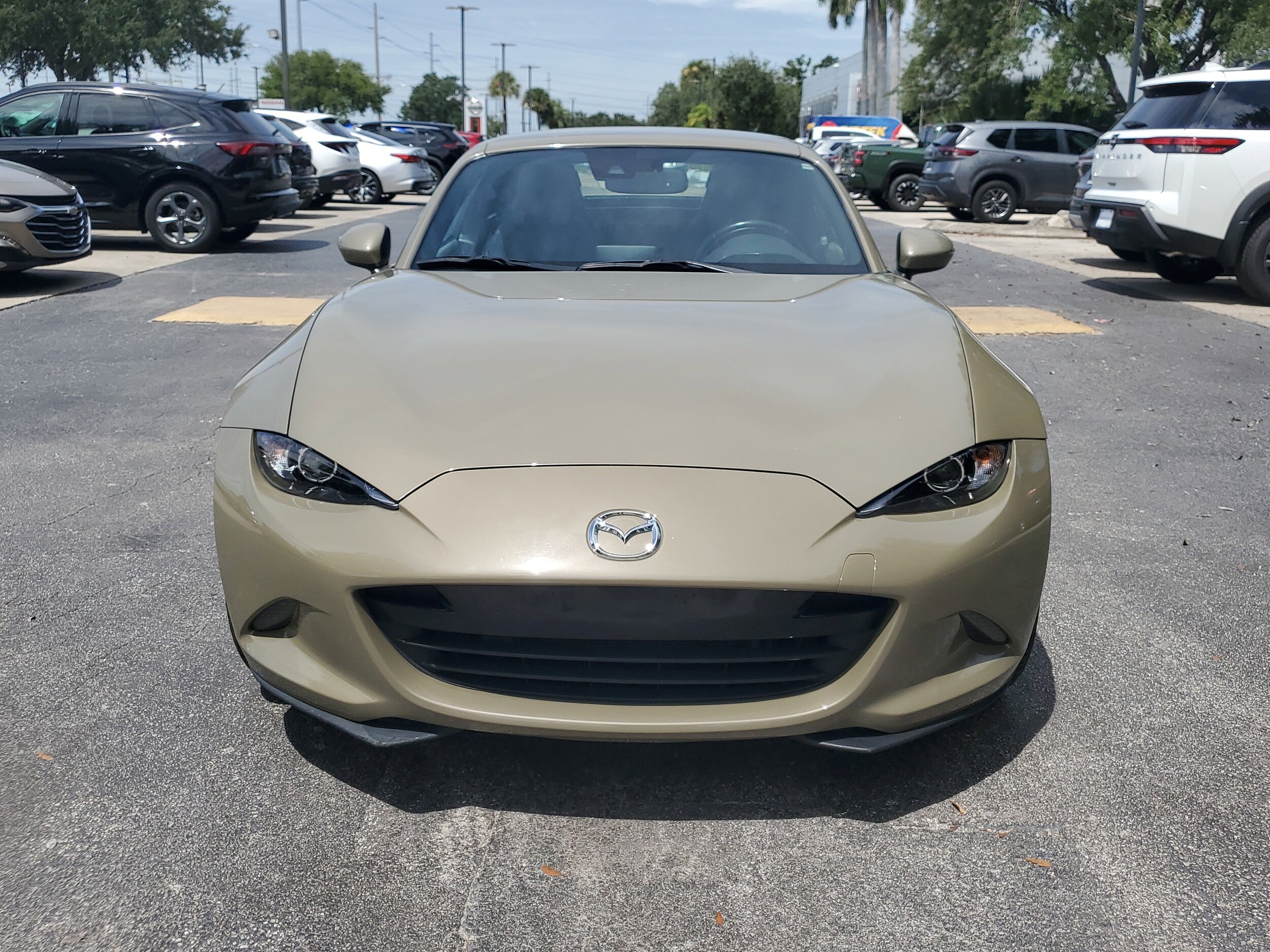 2023 Mazda MX-5 Miata Miata RF Grand Touring photo 2