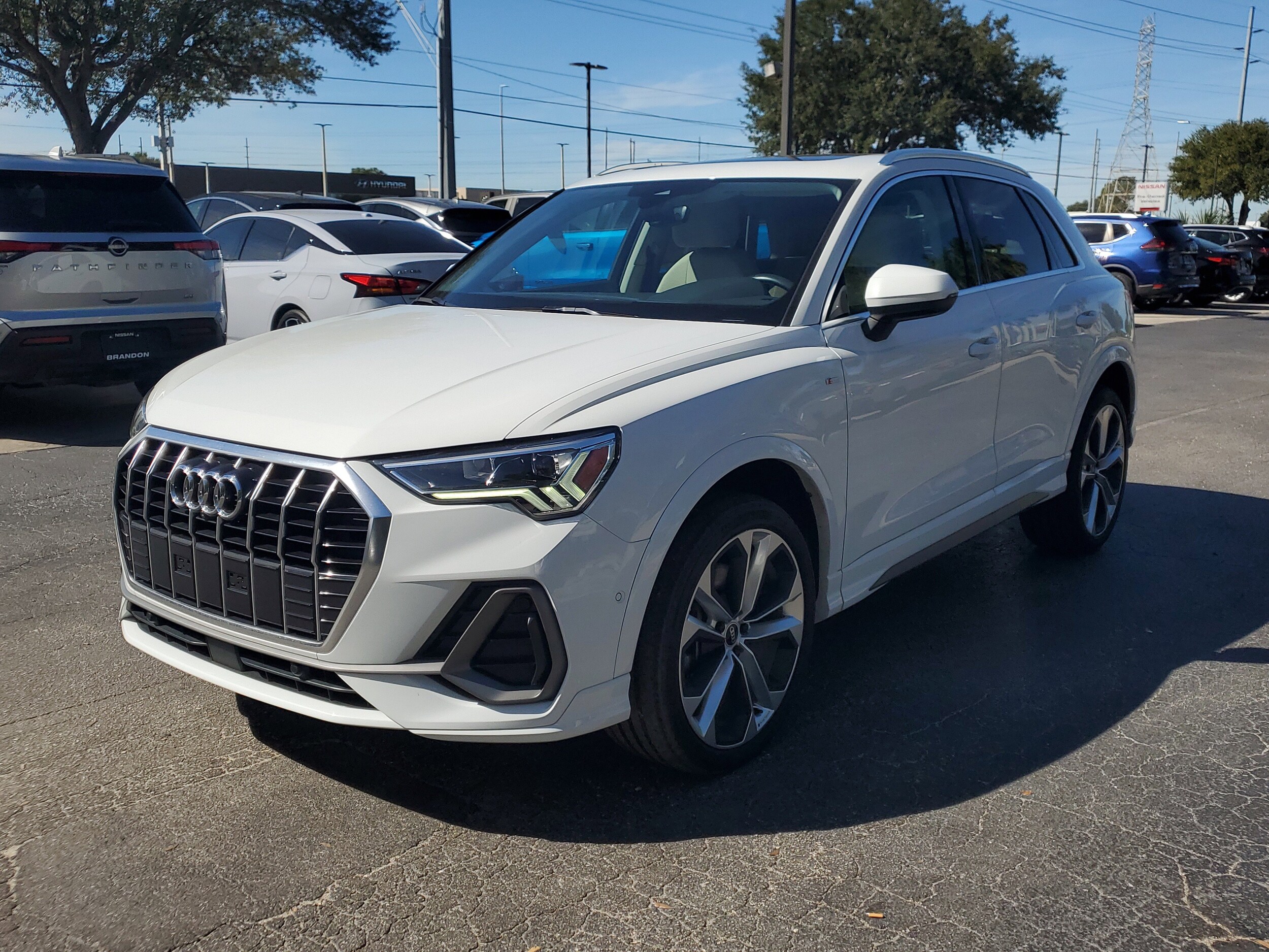 2021 Audi Q3 S line Premium Plus photo 3