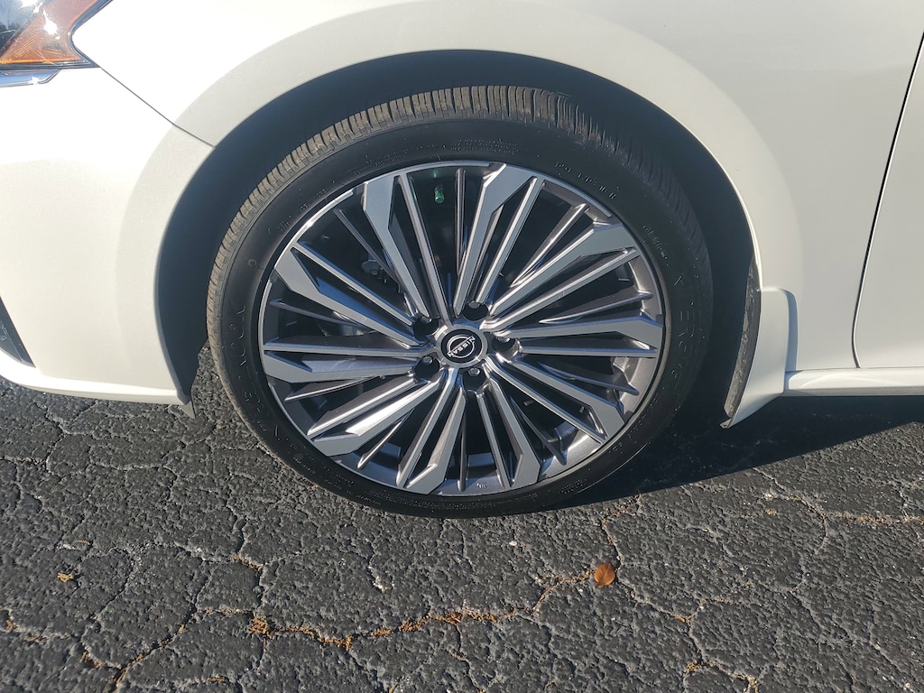 Certified 2024 Nissan Altima 2.5 SL Sedan