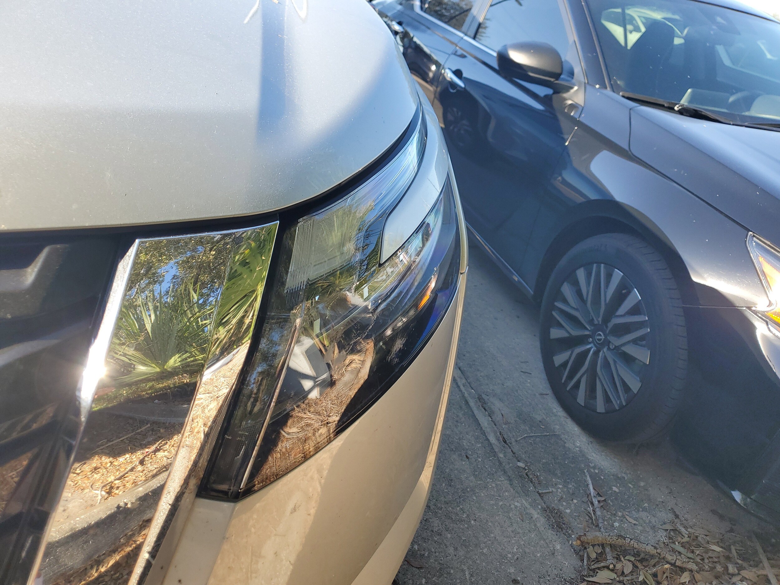 2024 Nissan Pathfinder SV photo 2