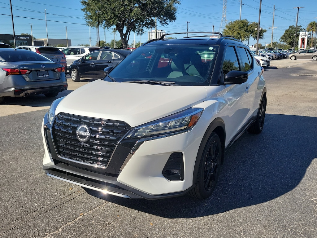 Used 2022 Nissan Kicks SR SUV