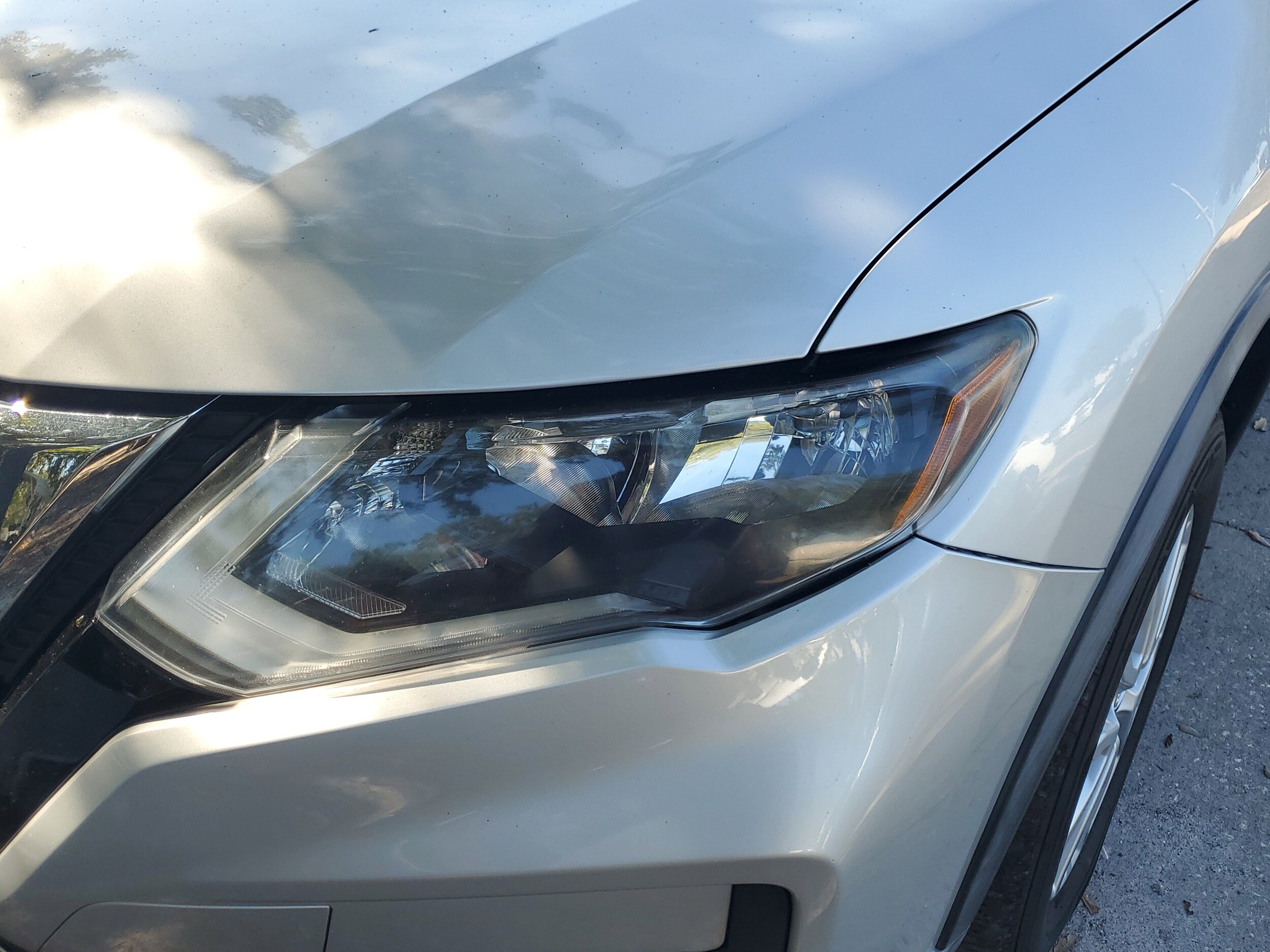 2020 Nissan Rogue SV photo 3