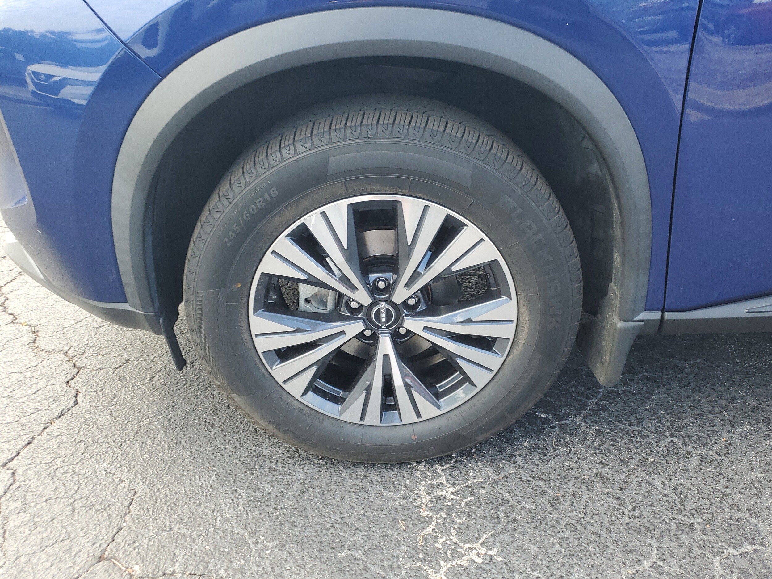 2023 Nissan Rogue SV photo 4