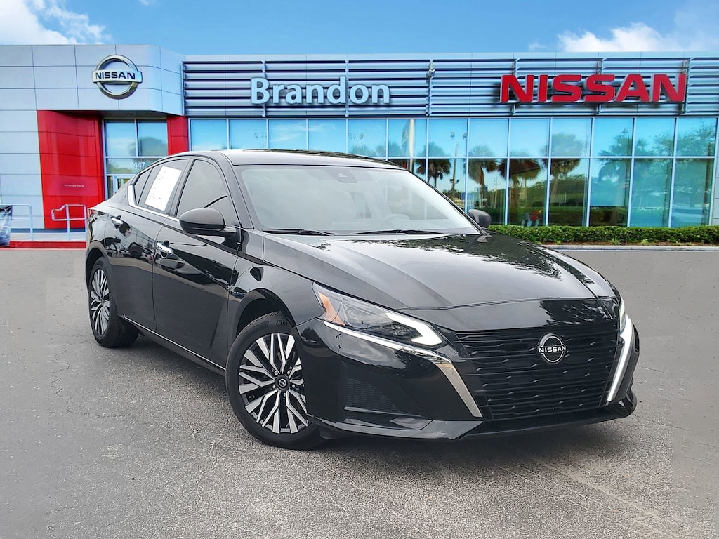 2024 Nissan Altima 2.5 SV photo 2