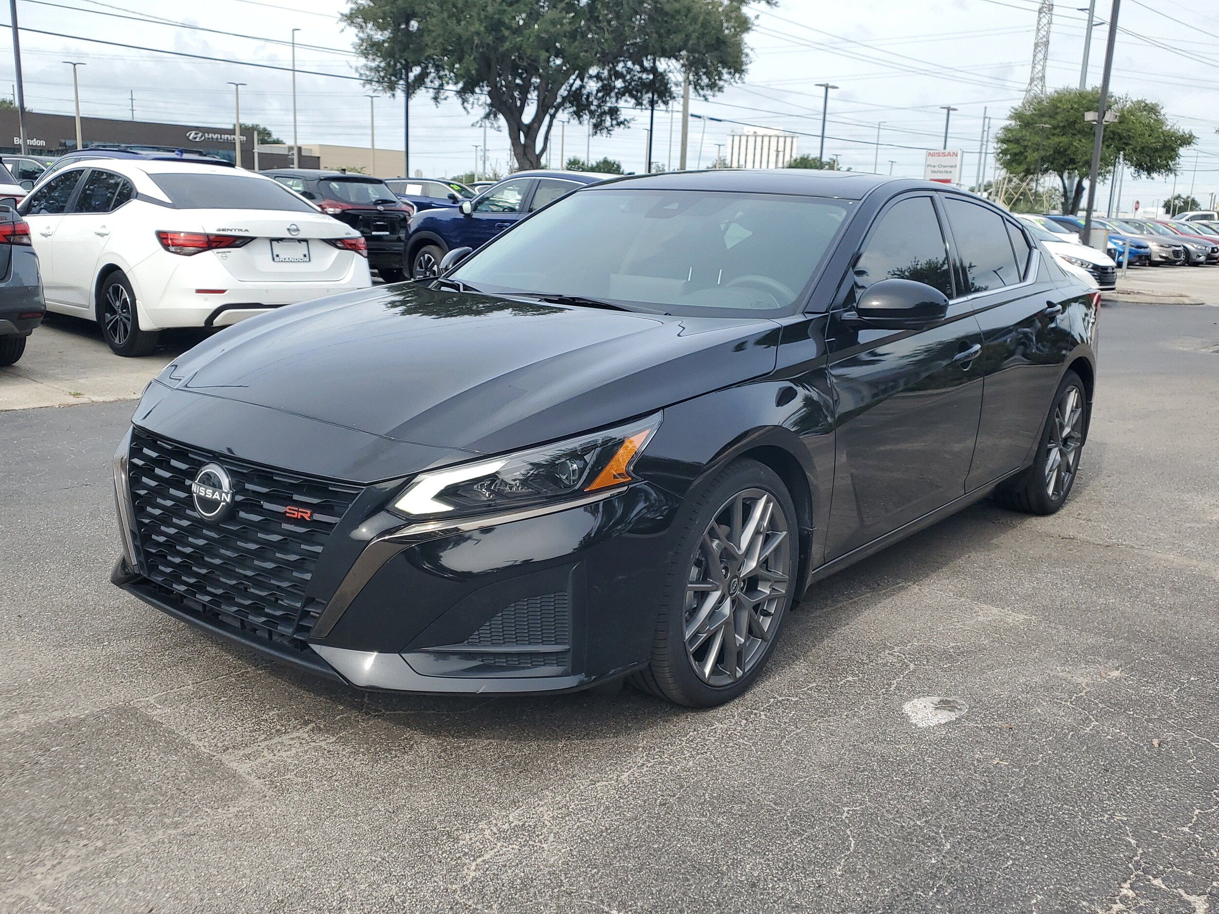 2023 Nissan Altima SR VC-Turbo photo 3
