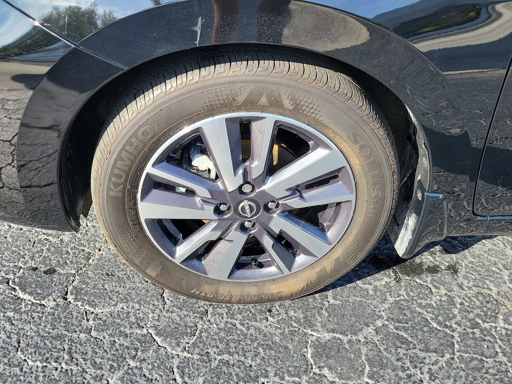 Used 2025 Nissan Versa 1.6 SV Sedan