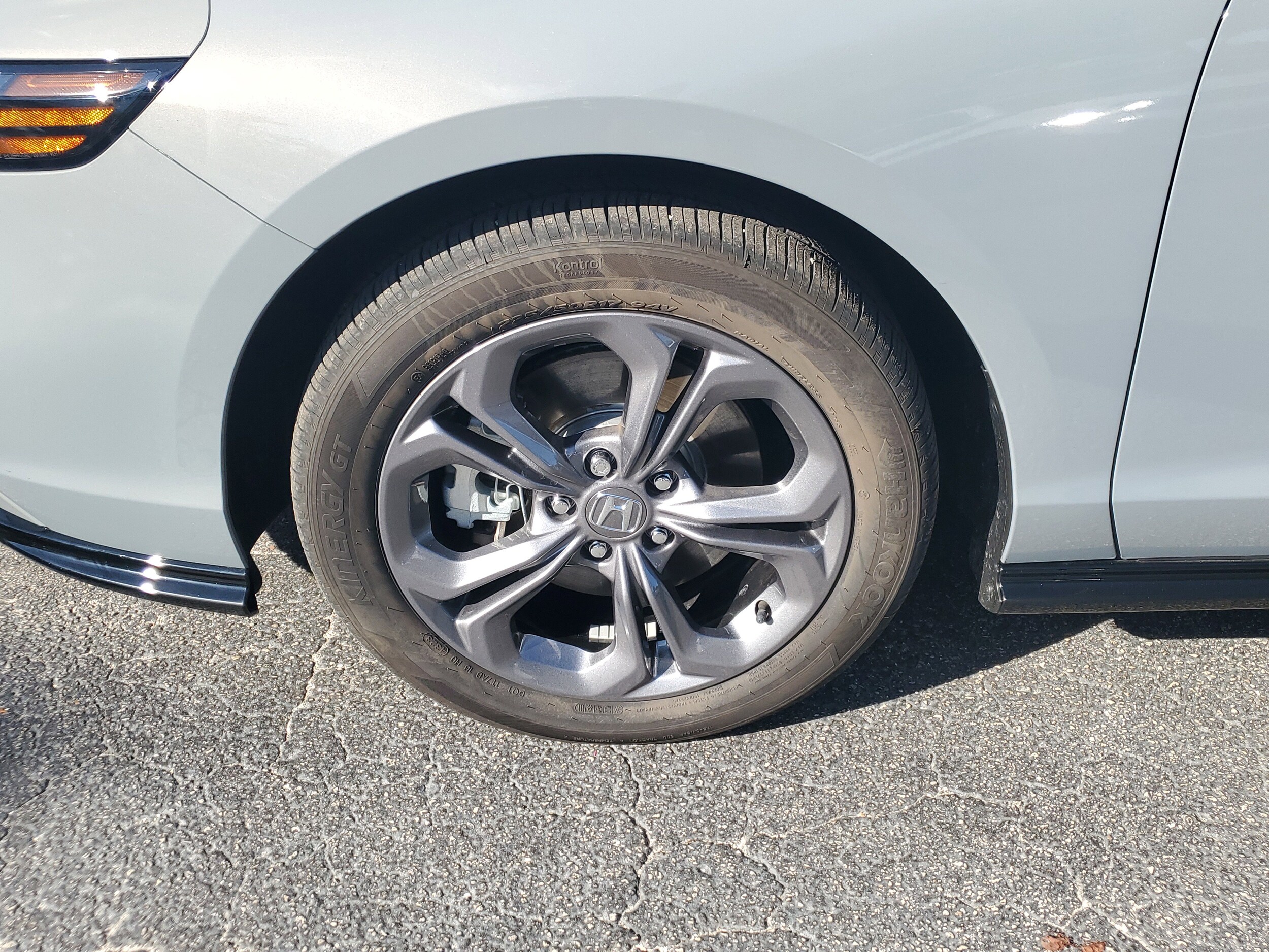 2024 Honda Accord Hybrid EX-L photo 4