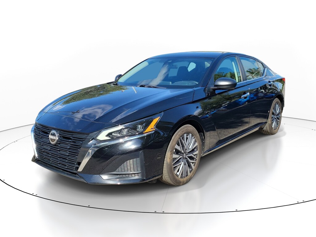 Certified 2025 Nissan Altima SV Sedan