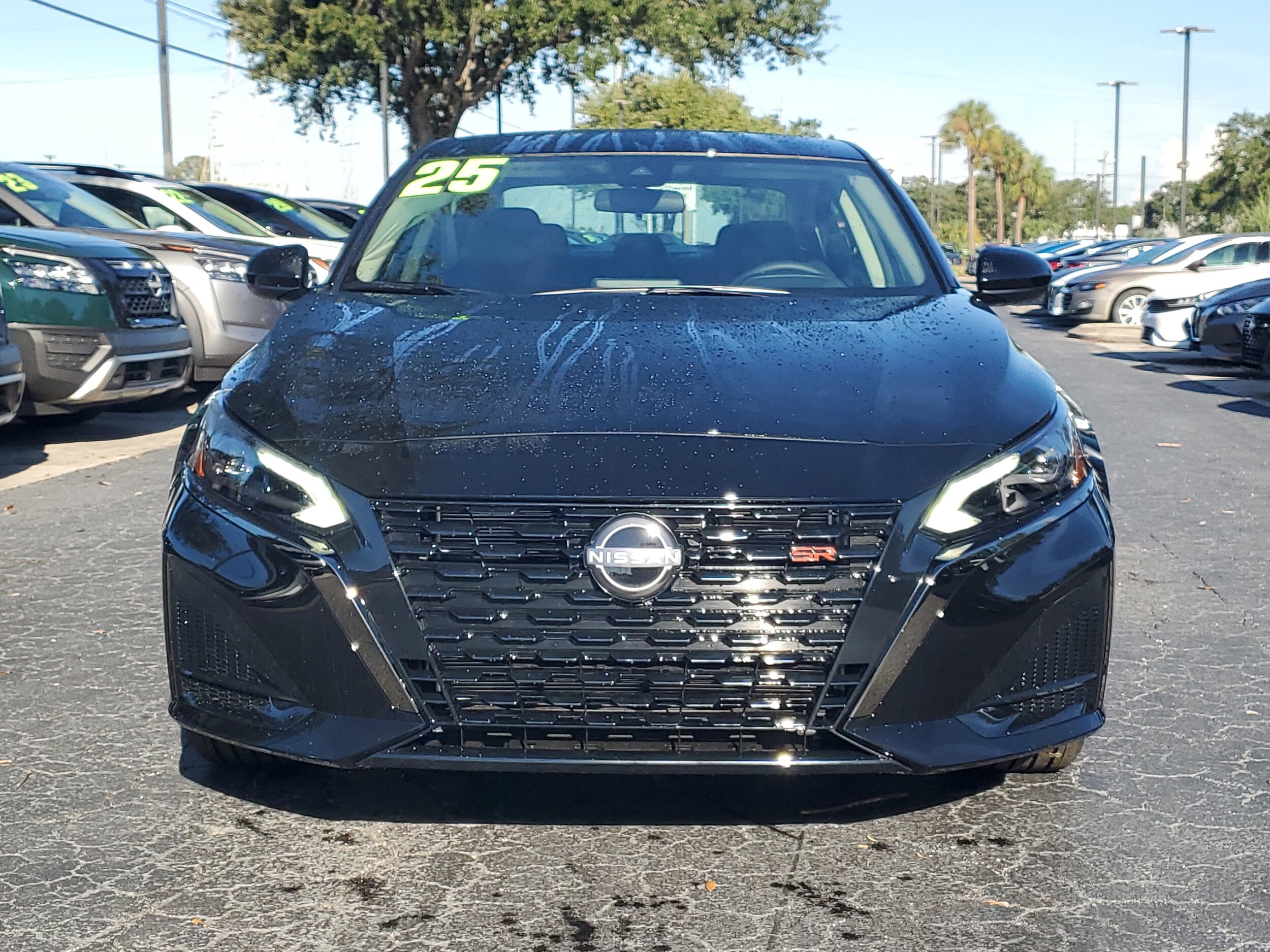 2025 Nissan Altima SR photo 2