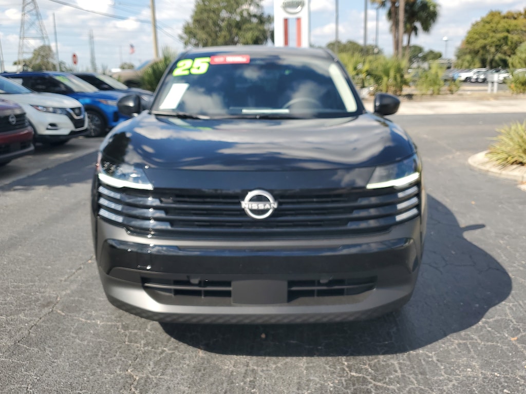 2025 Nissan Kicks S photo 3