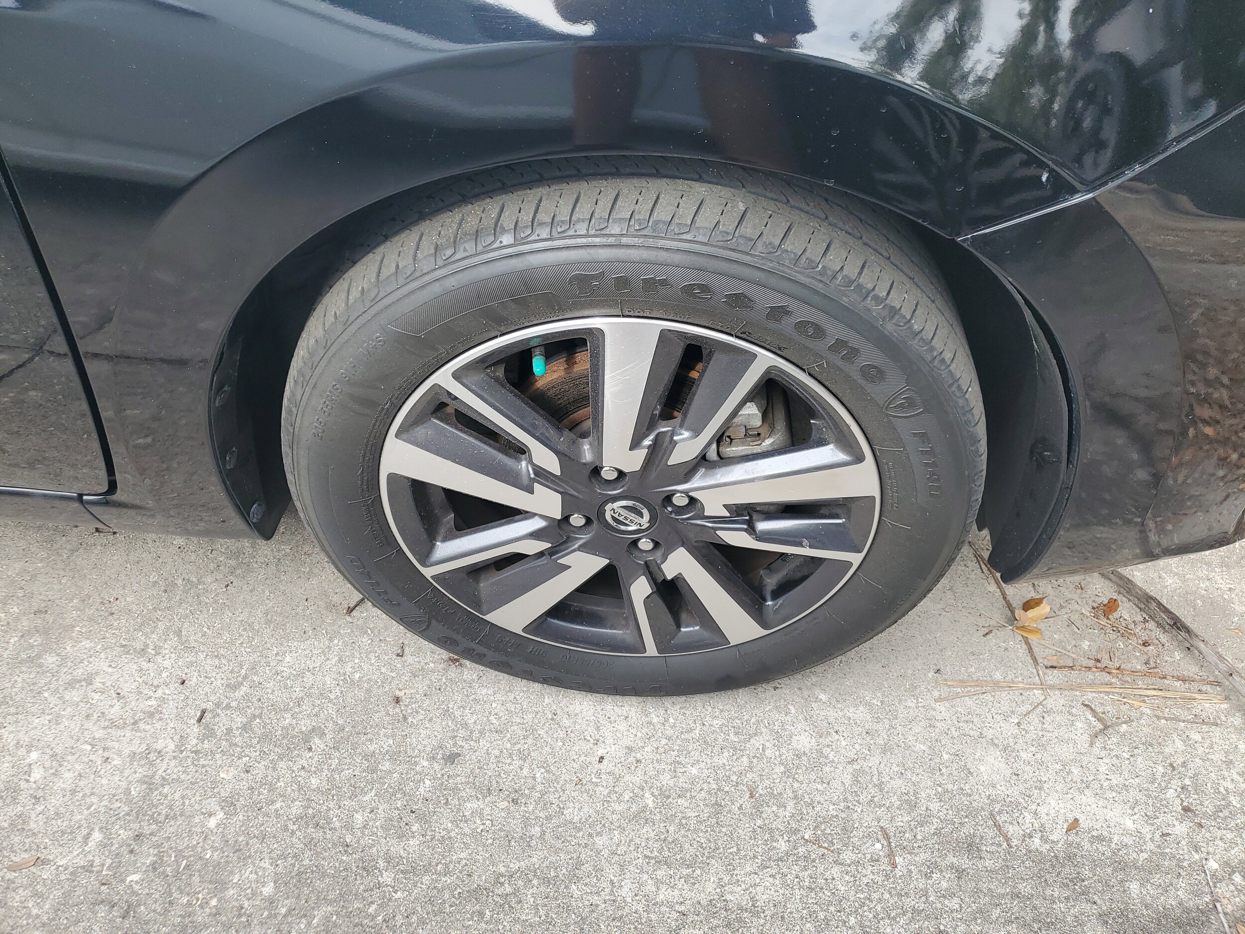 2023 Nissan Versa 1.6 SV photo 3