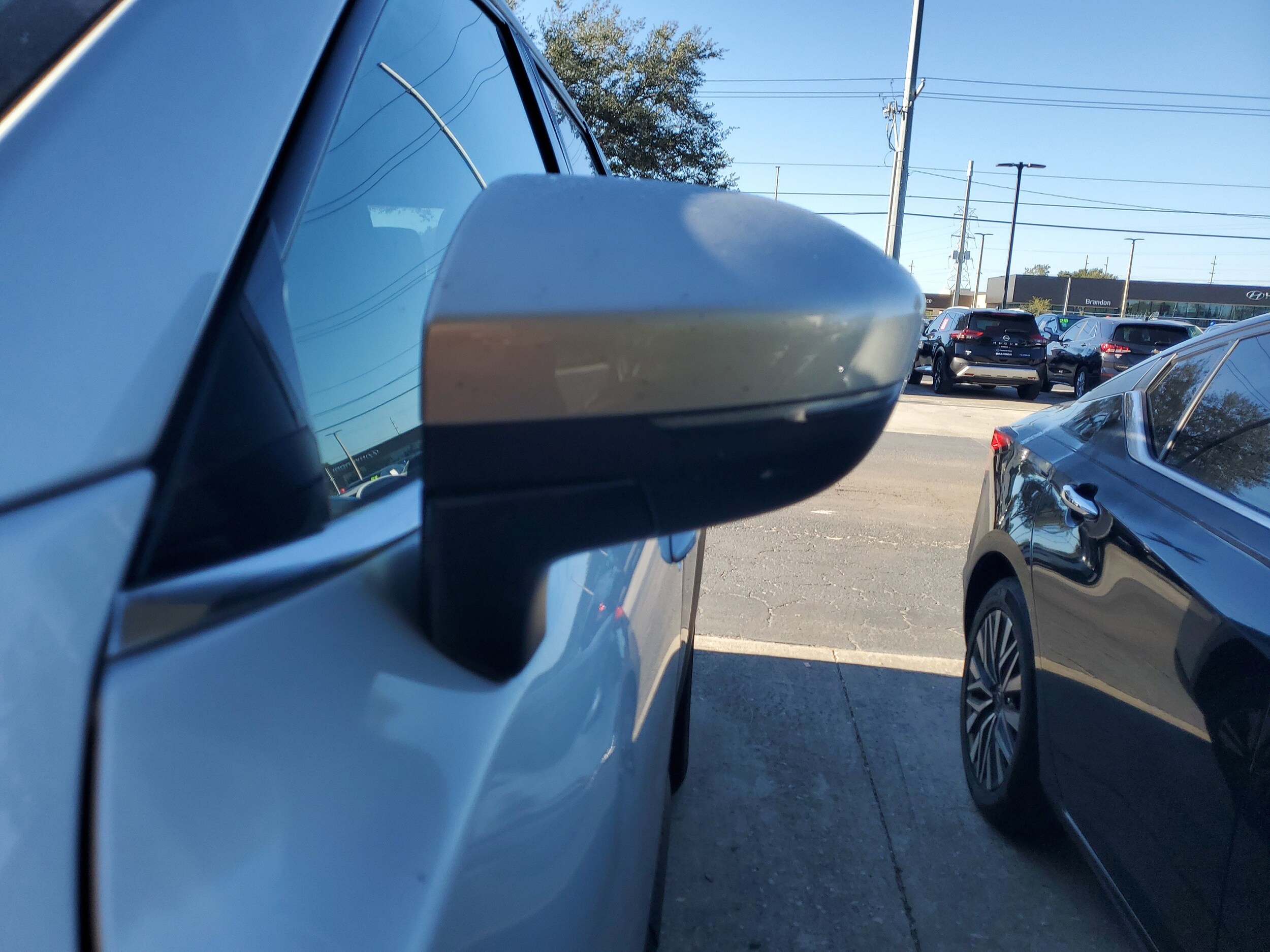 2024 Nissan Pathfinder SV photo 3