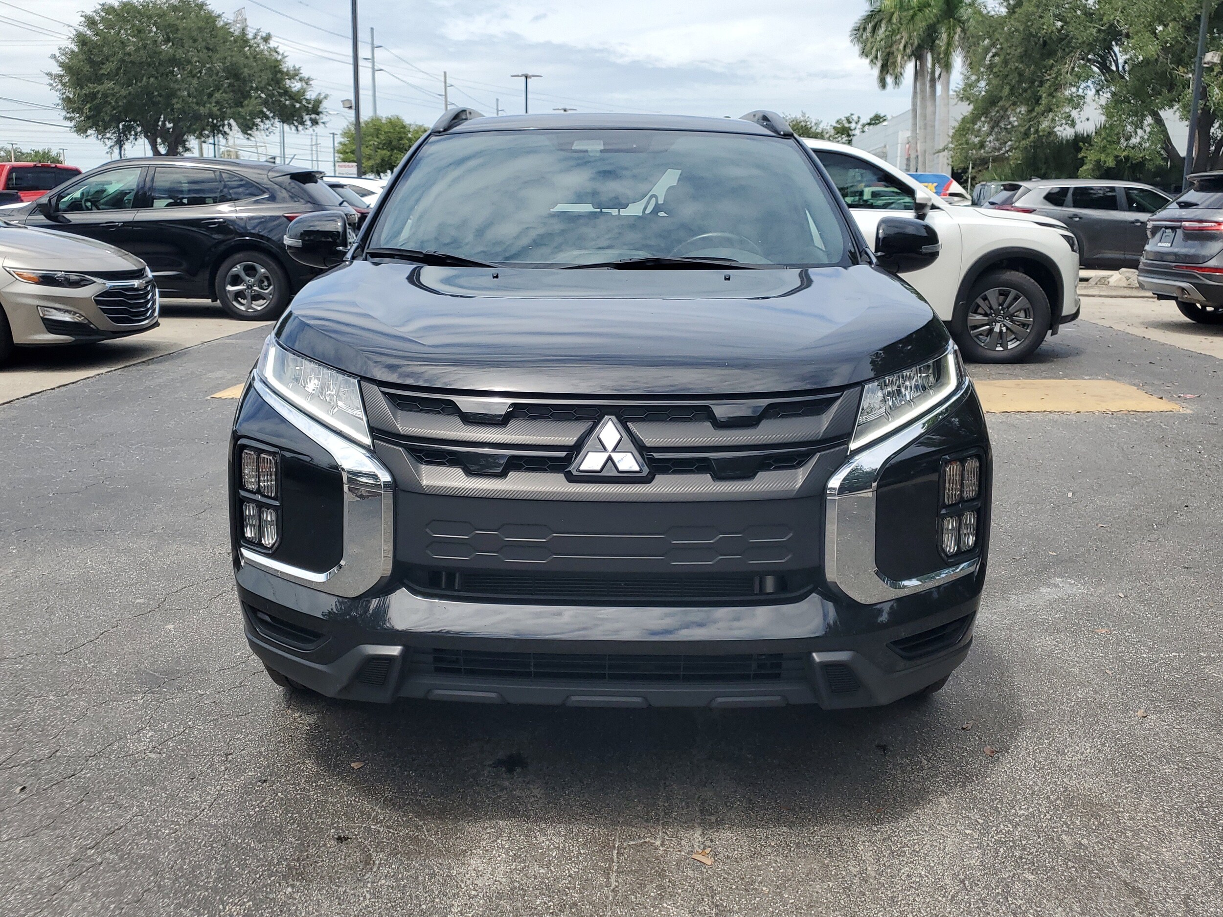 2023 Mitsubishi Outlander Sport GT photo 2