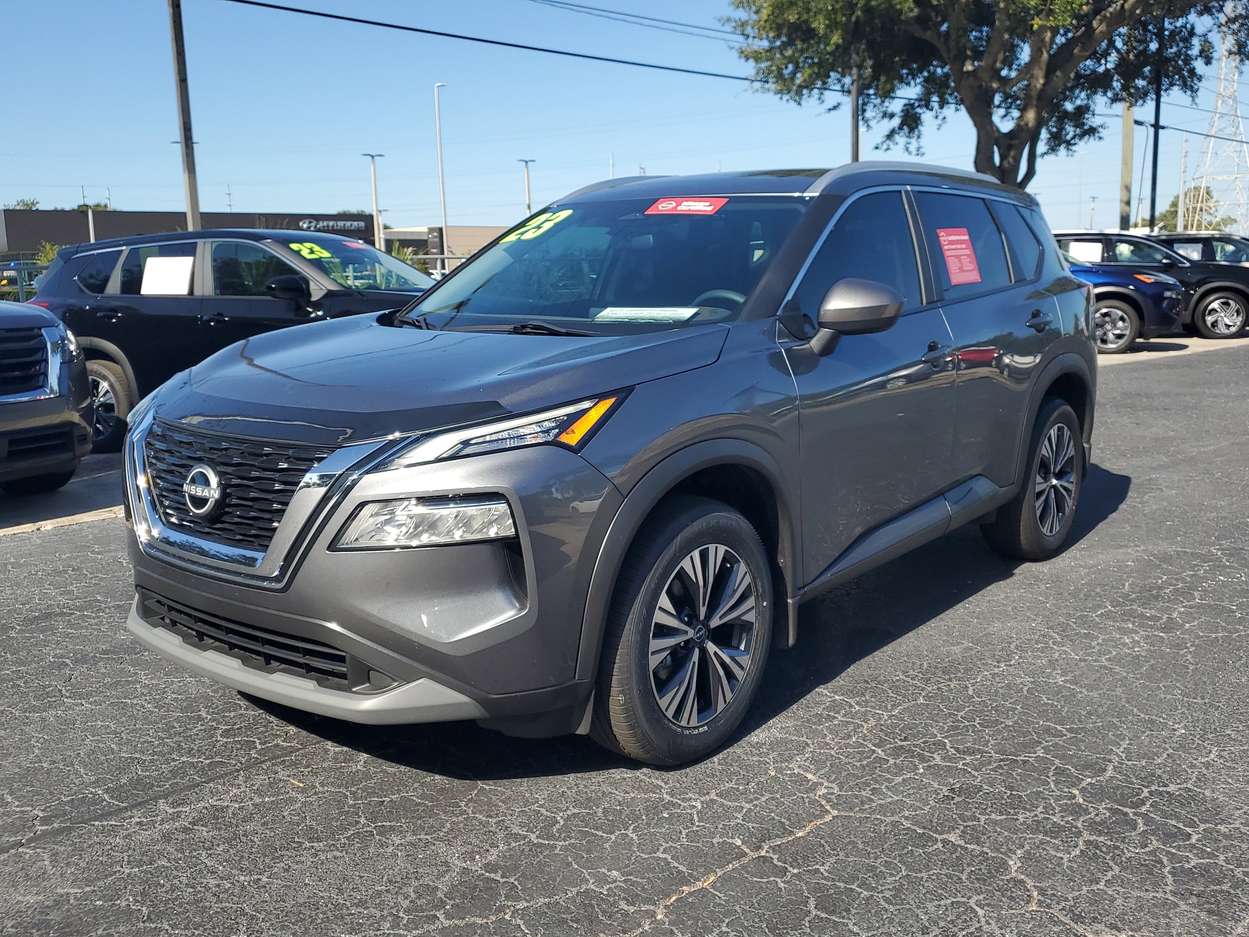2023 Nissan Rogue SV photo 3