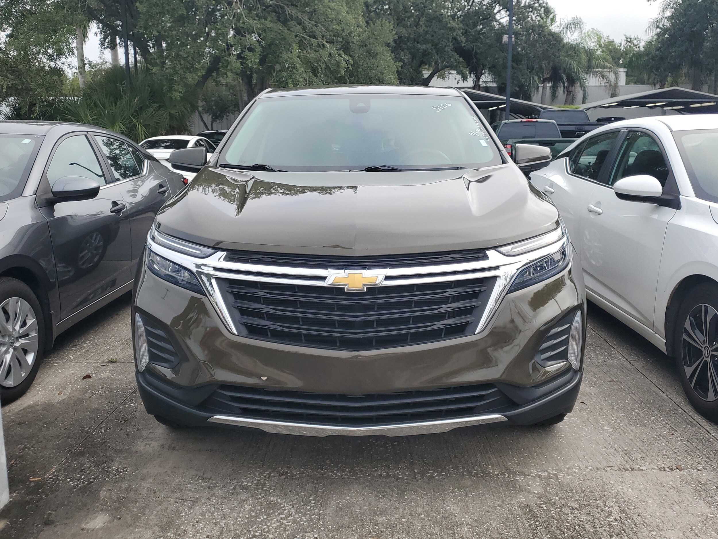 2023 Chevrolet Equinox LT photo 2