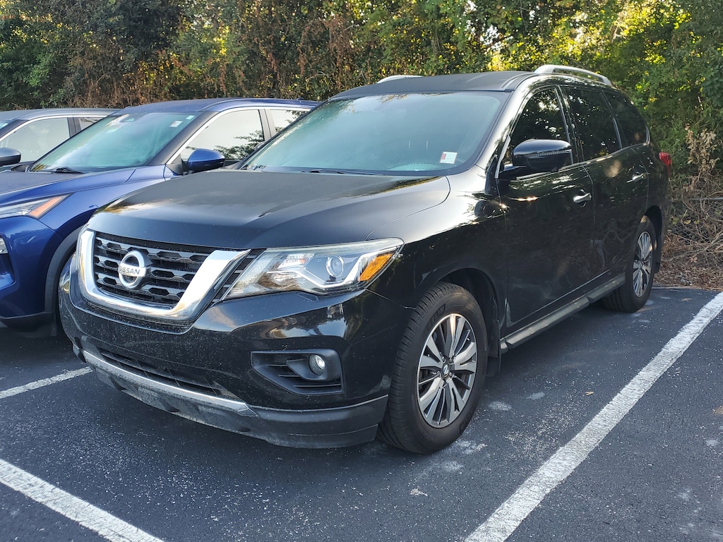 Used 2017 Nissan Pathfinder SL SUV
