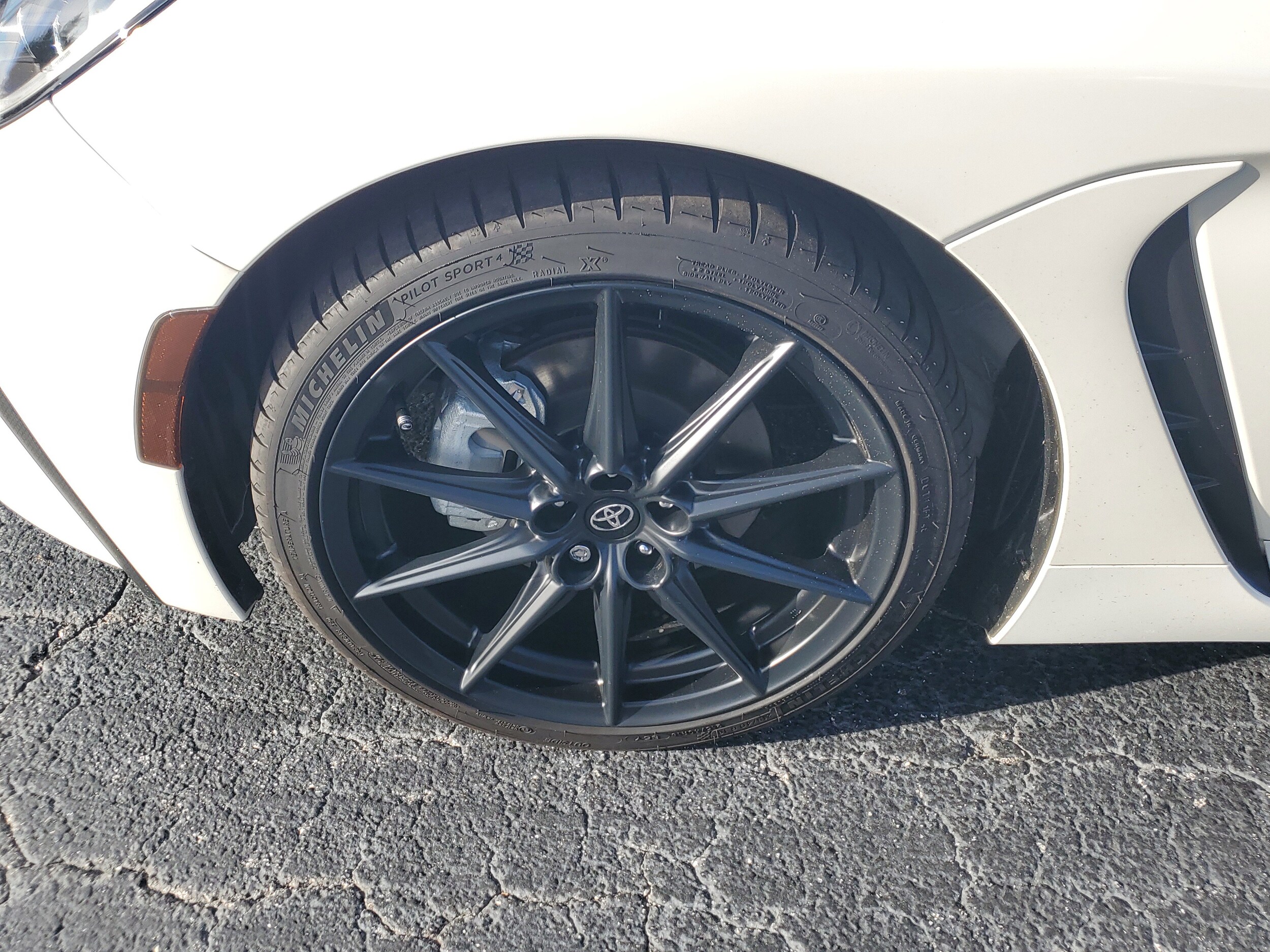 2023 Toyota GR86 Premium photo 4