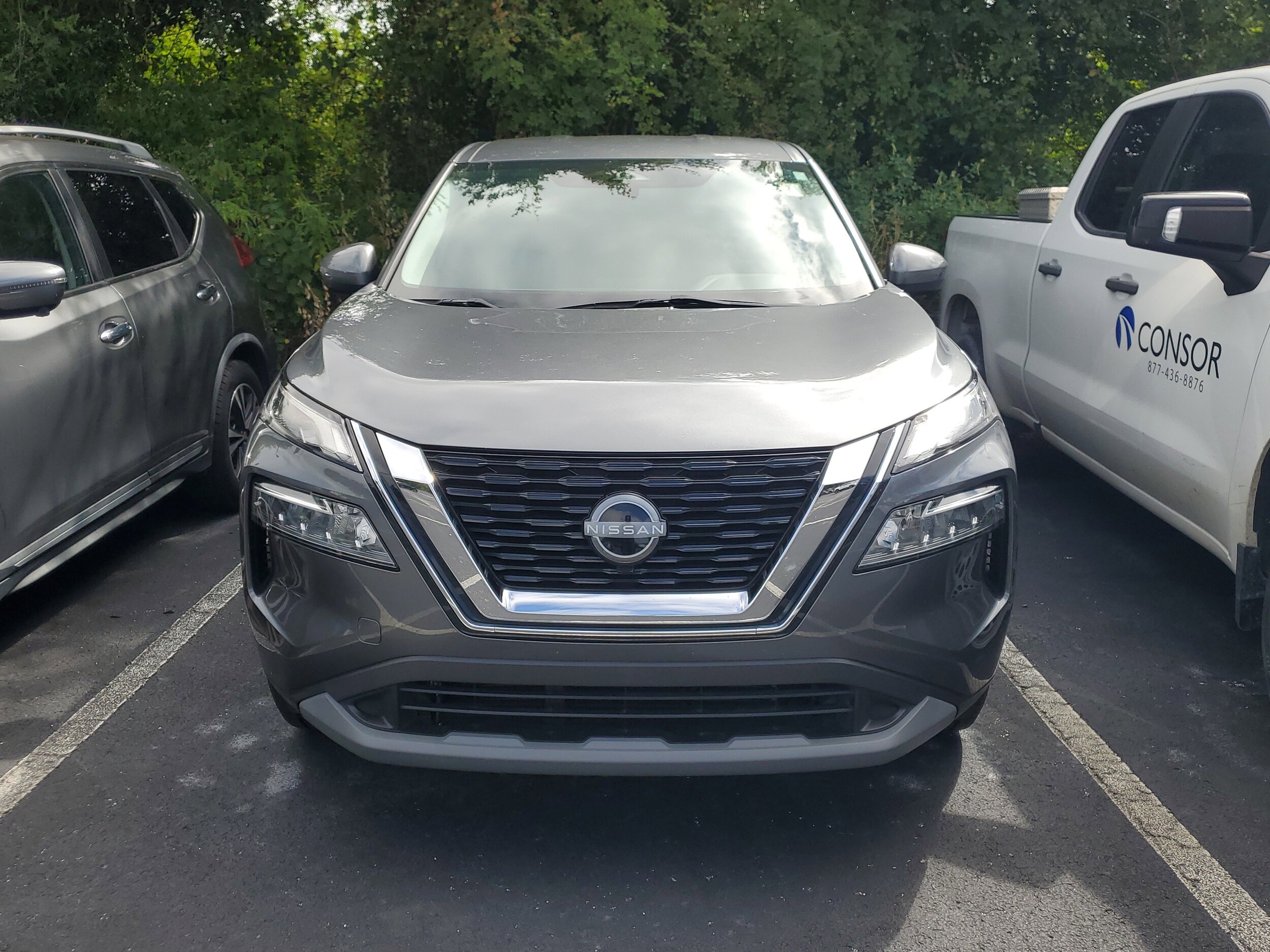 2023 Nissan Rogue SV photo 2