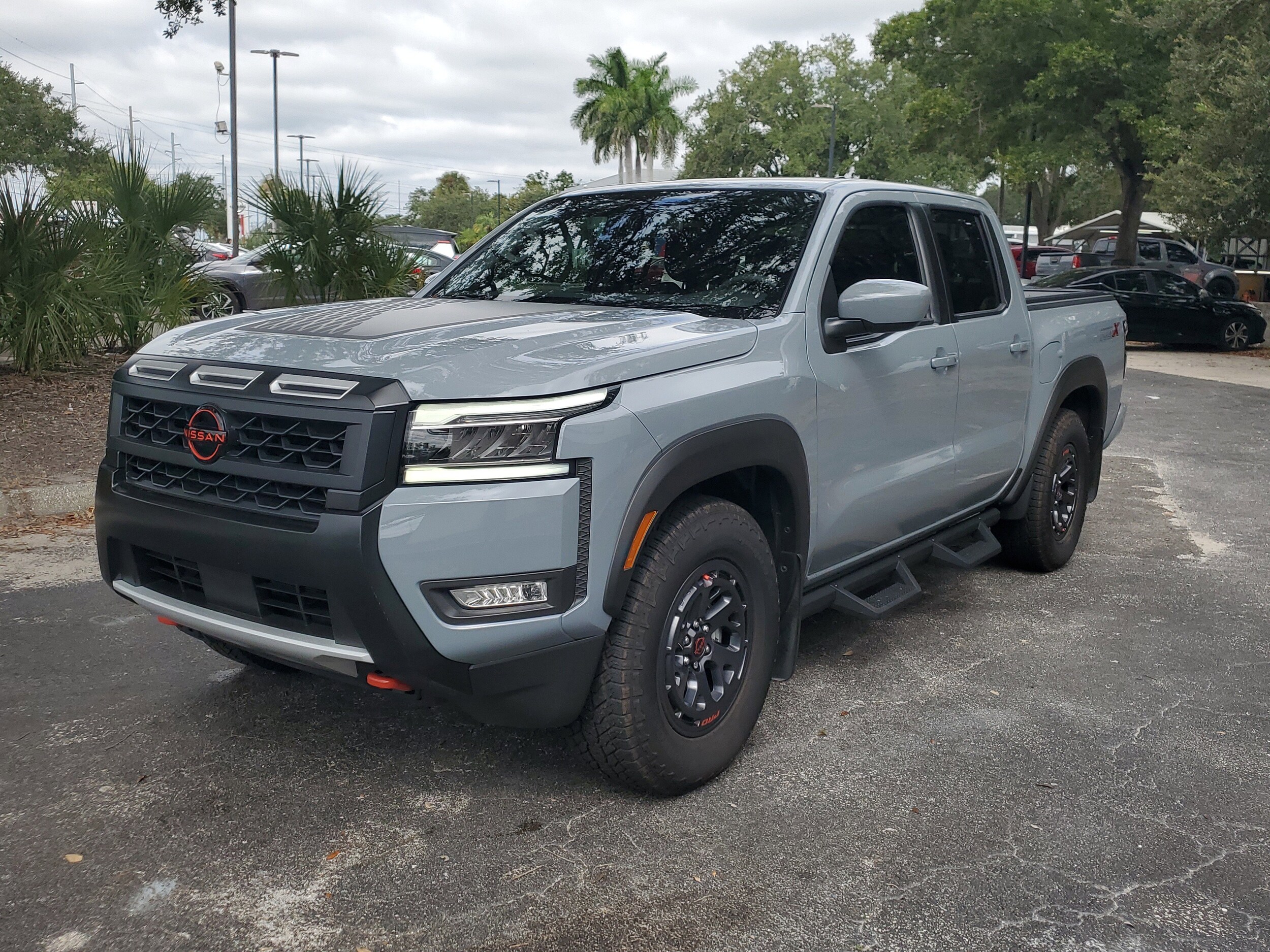 2025 Nissan Frontier PRO-X photo 3