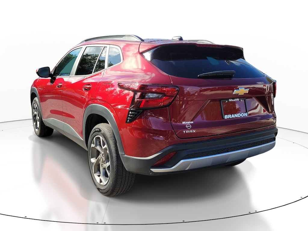 Used 2025 Chevrolet Trax LT SUV