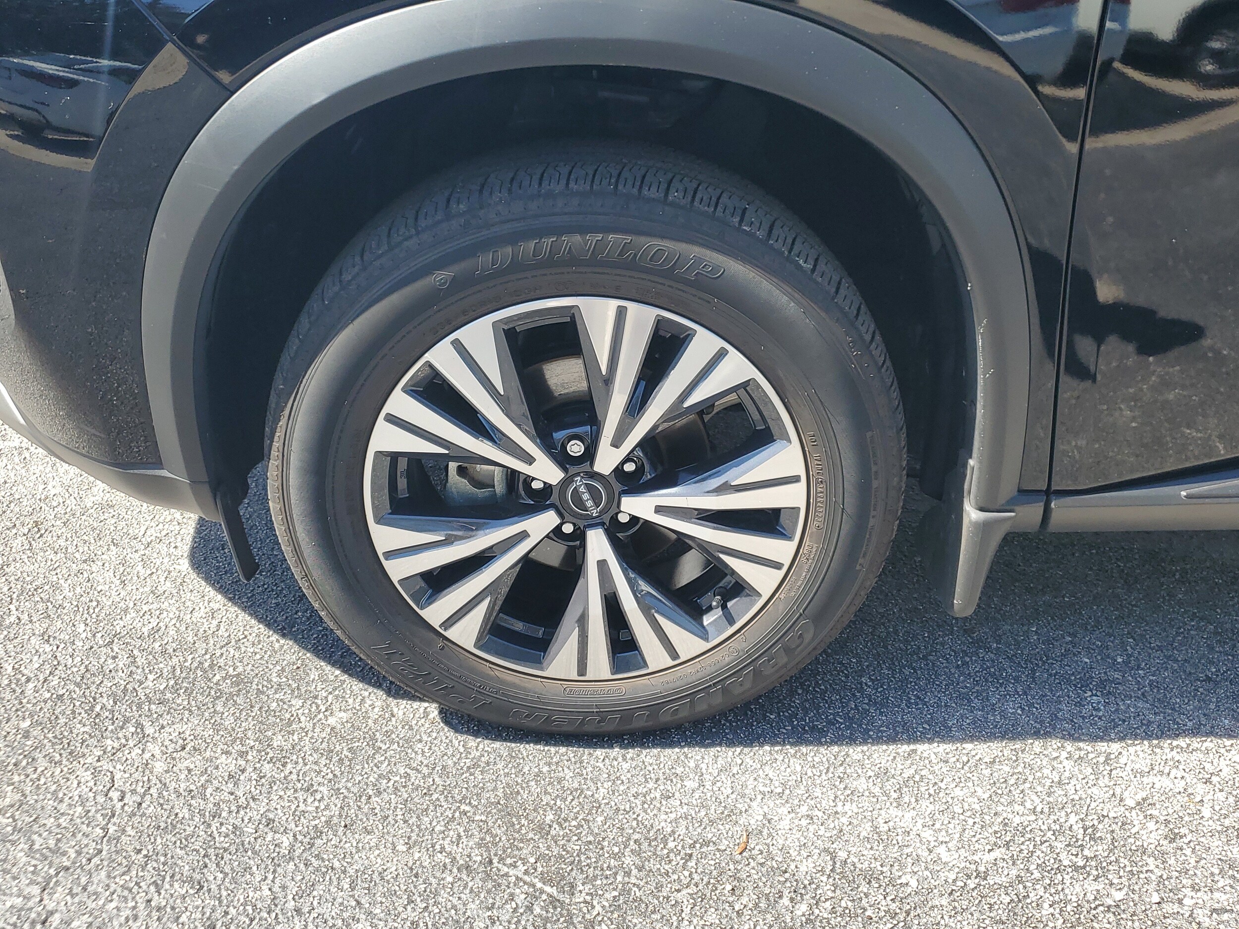 2023 Nissan Rogue SV photo 4
