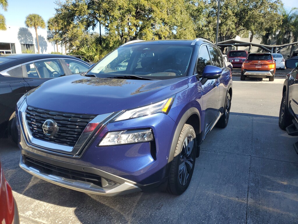 2021 Nissan Rogue Platinum photo 2