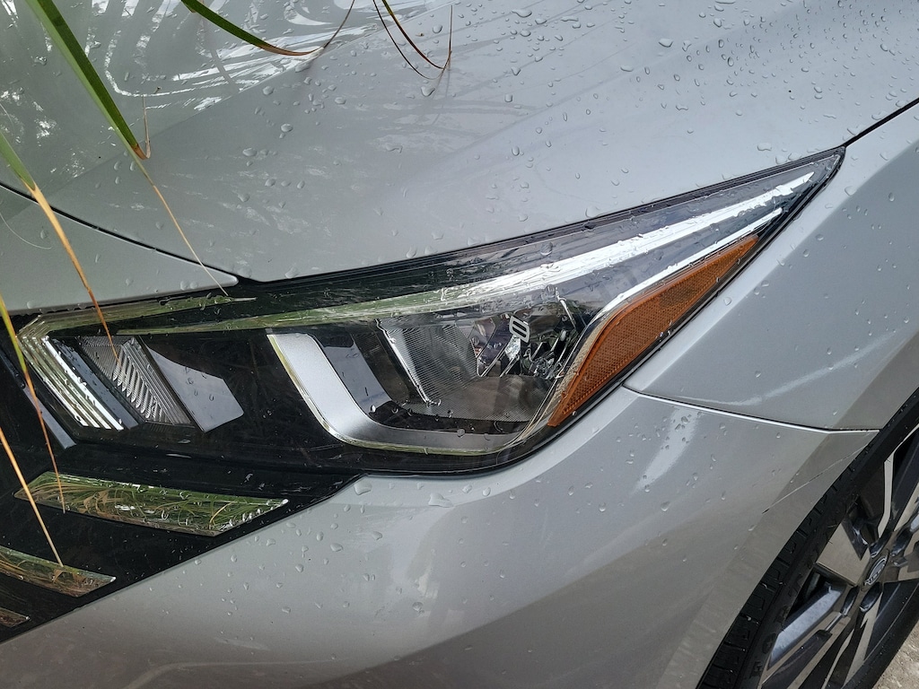 Certified 2024 Nissan Versa 1.6 SV Sedan
