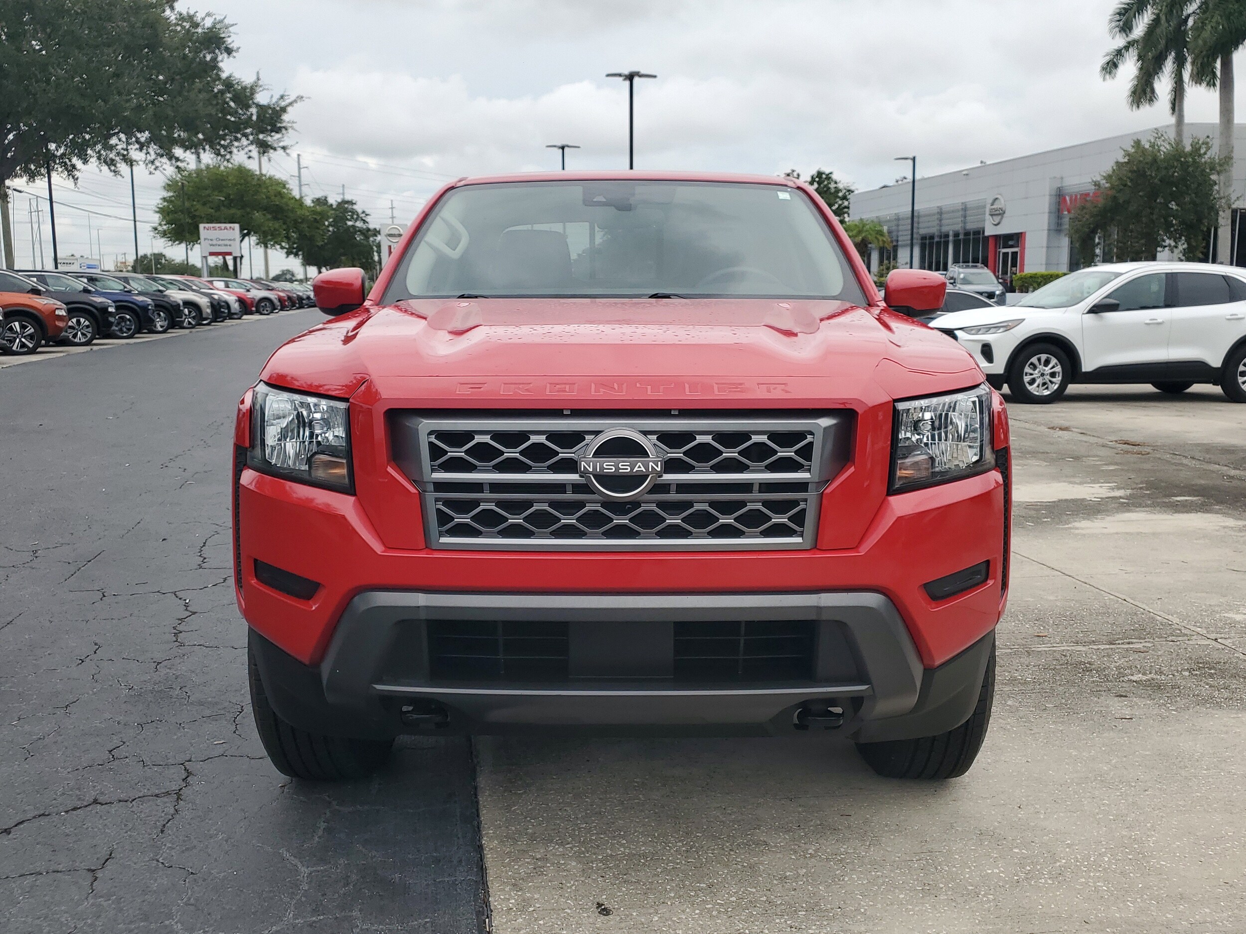 2022 Nissan Frontier SV photo 2