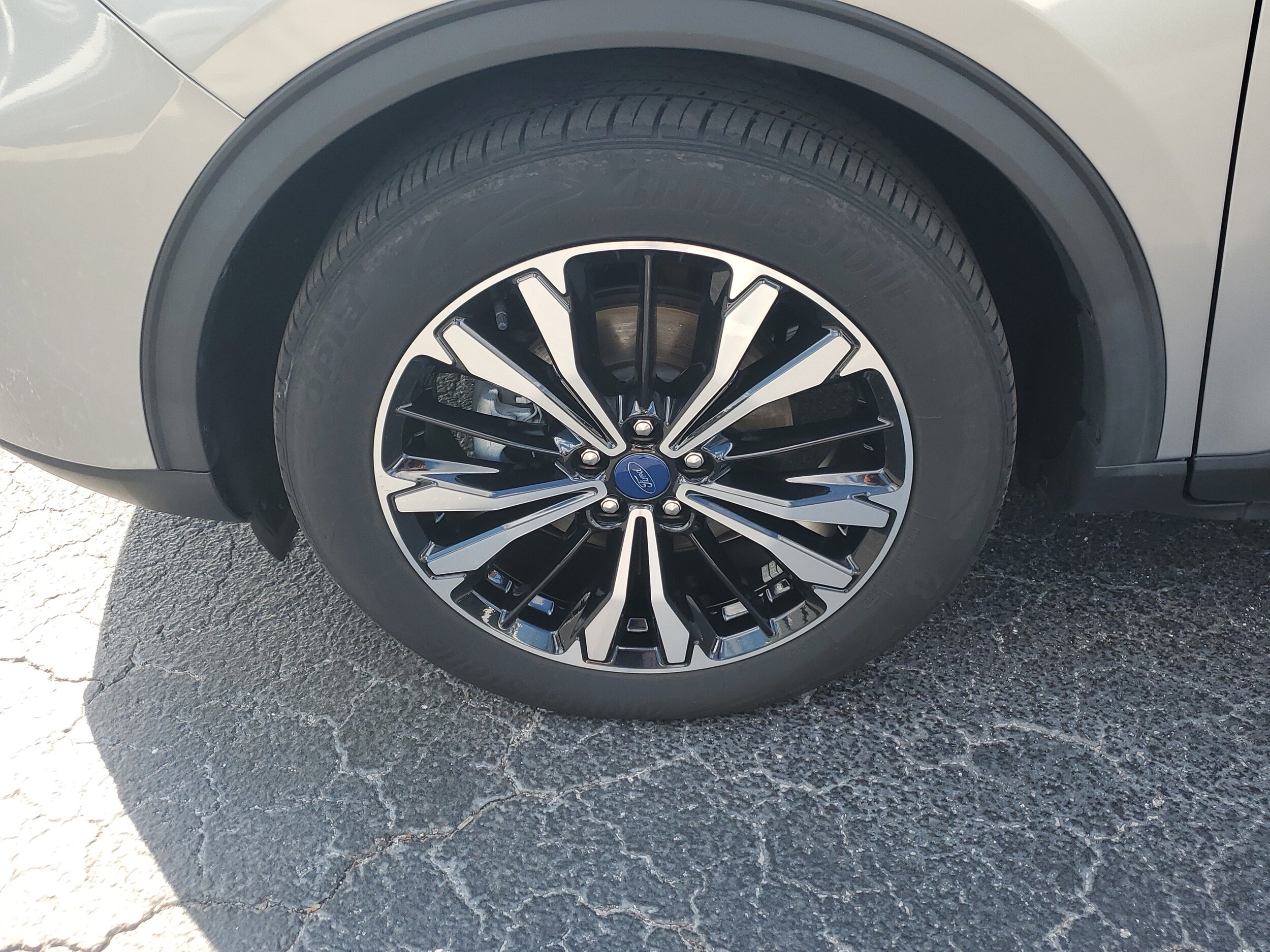 2022 Ford Escape SE photo 4