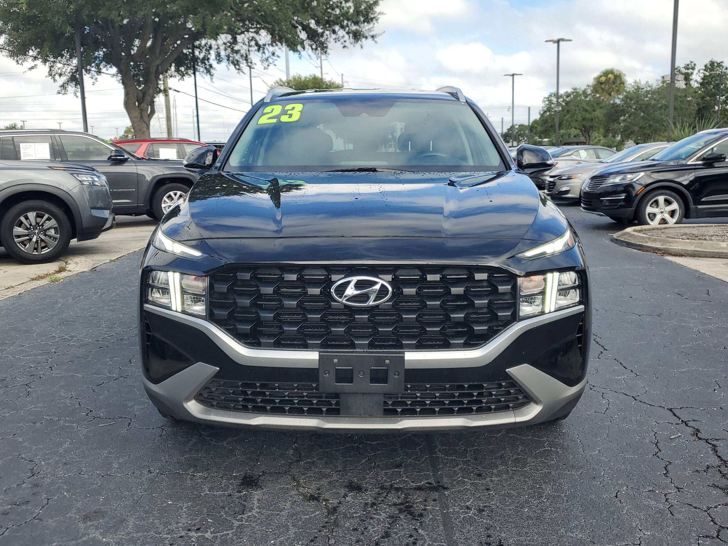 2023 Hyundai Santa Fe SEL photo 2