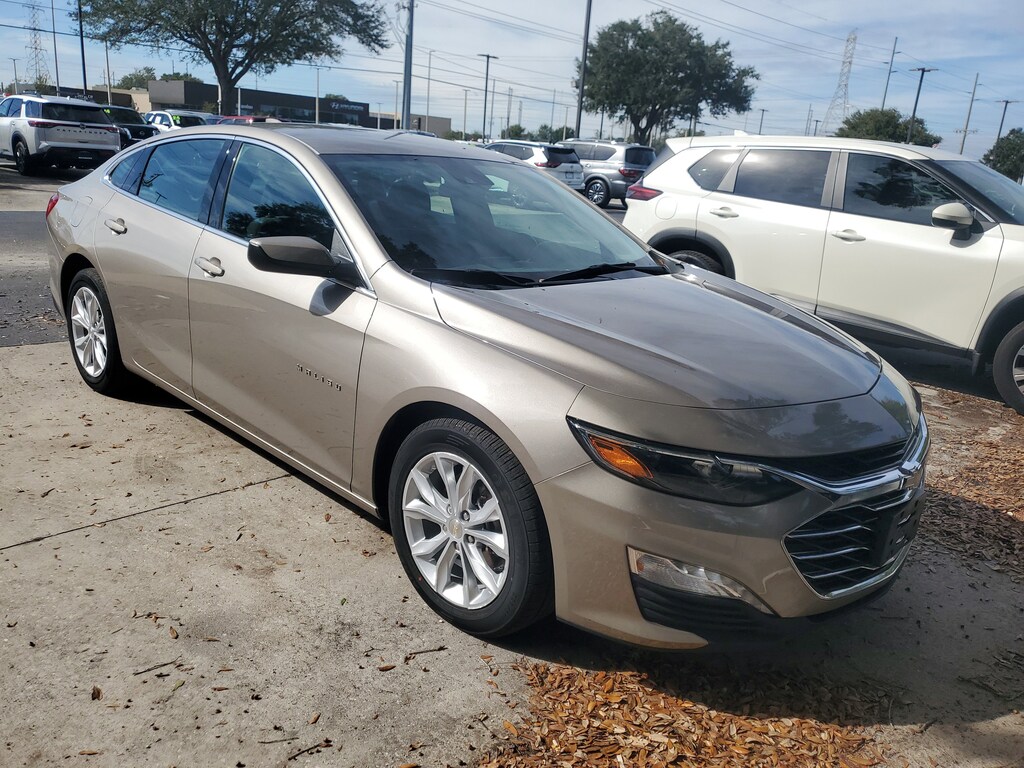 2024 Chevrolet Malibu 1LT photo 2