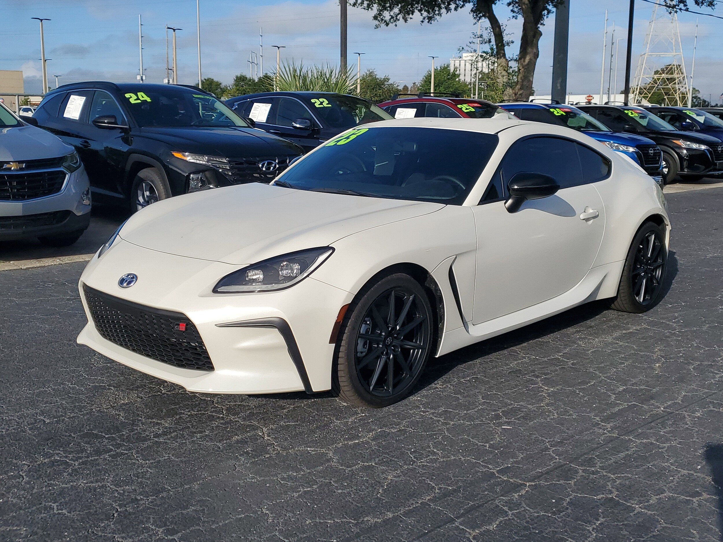 2023 Toyota GR86 Premium photo 3