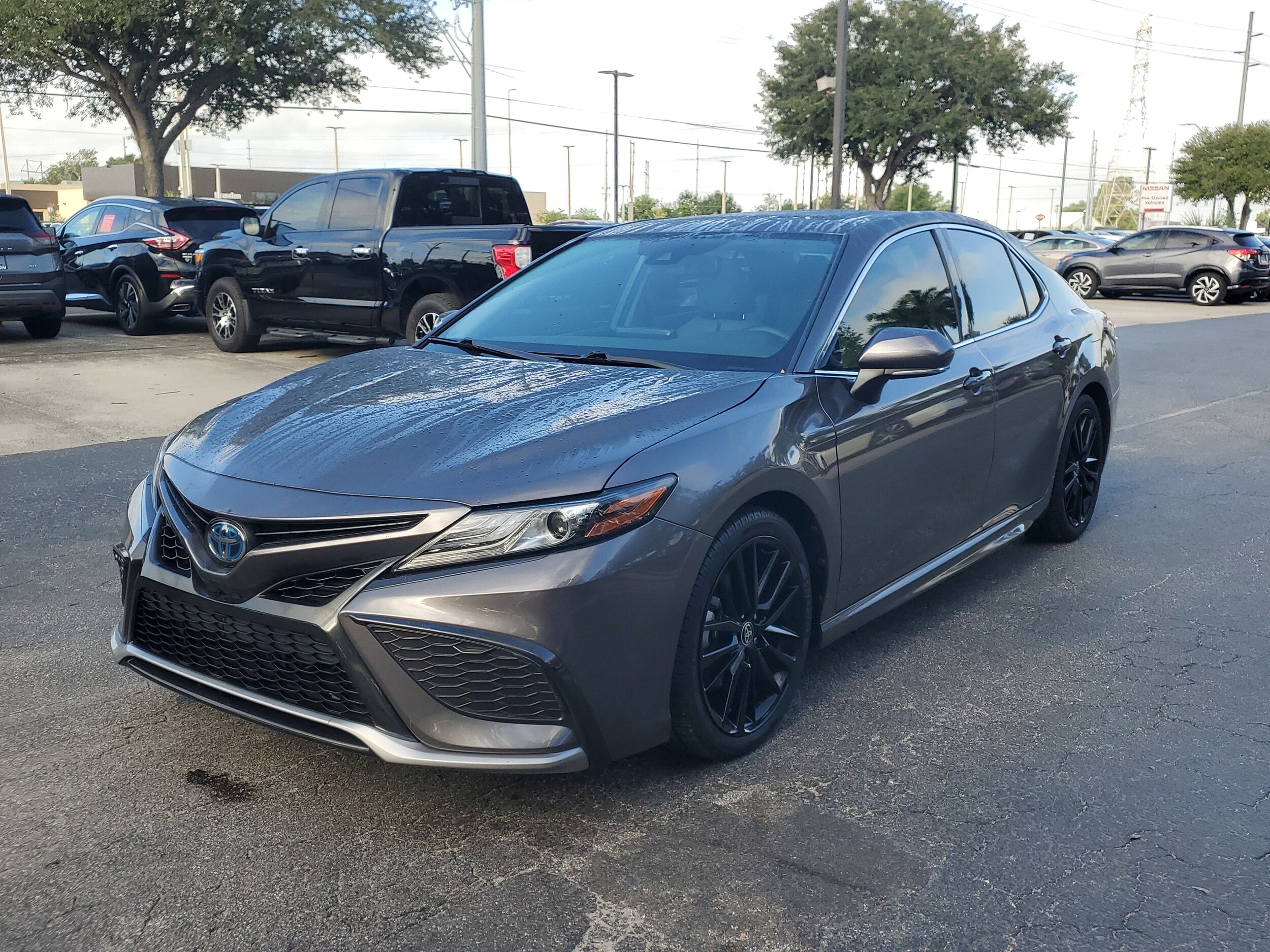 2022 Toyota Camry Hybrid XSE photo 3