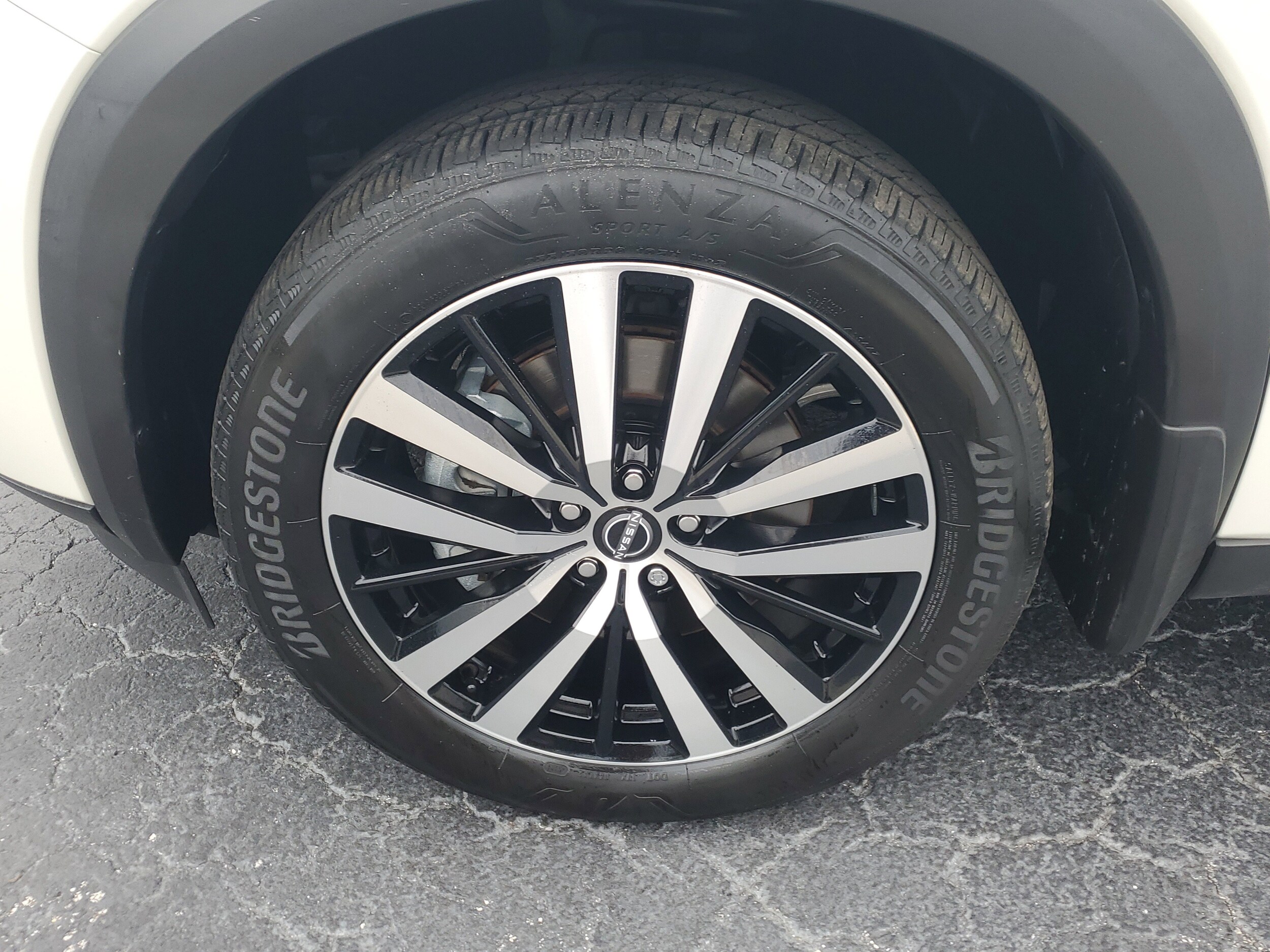 2024 Nissan Pathfinder Platinum photo 4