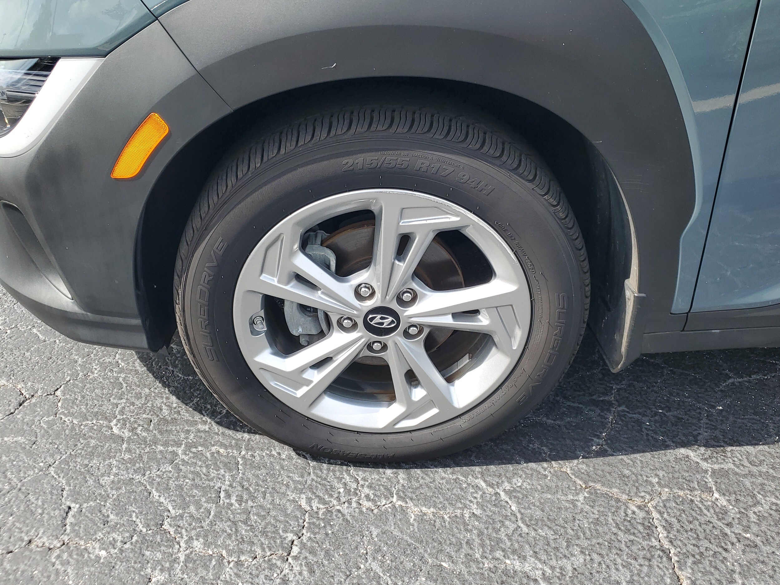 2022 Hyundai Kona SEL photo 2