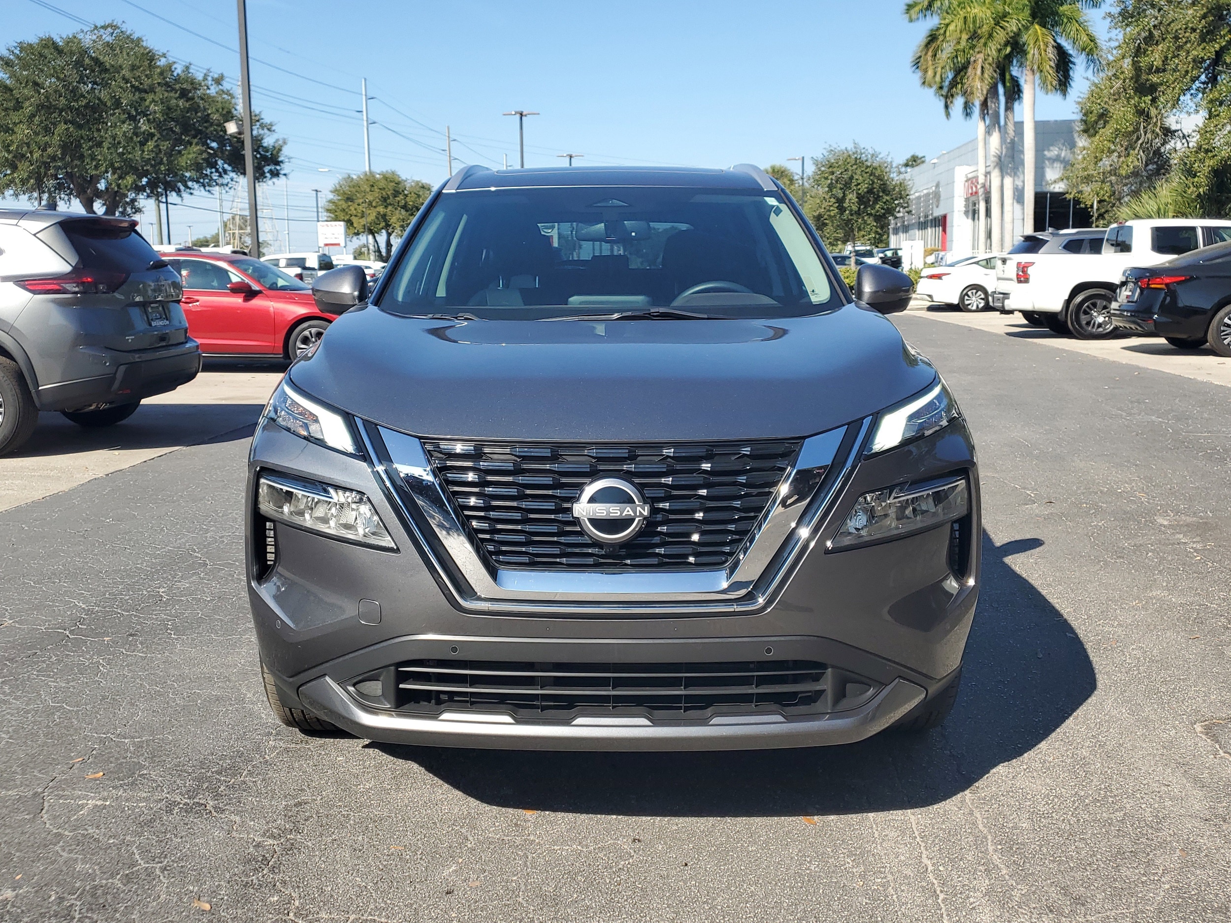 2023 Nissan Rogue SL photo 2