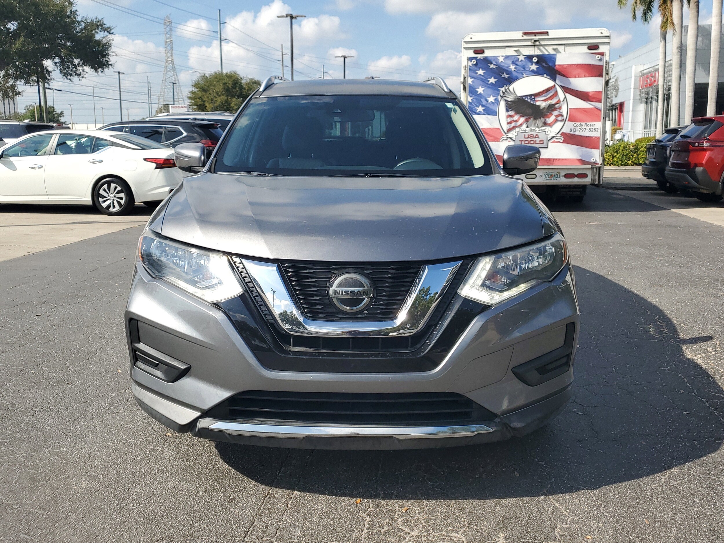 2019 Nissan Rogue SV photo 2