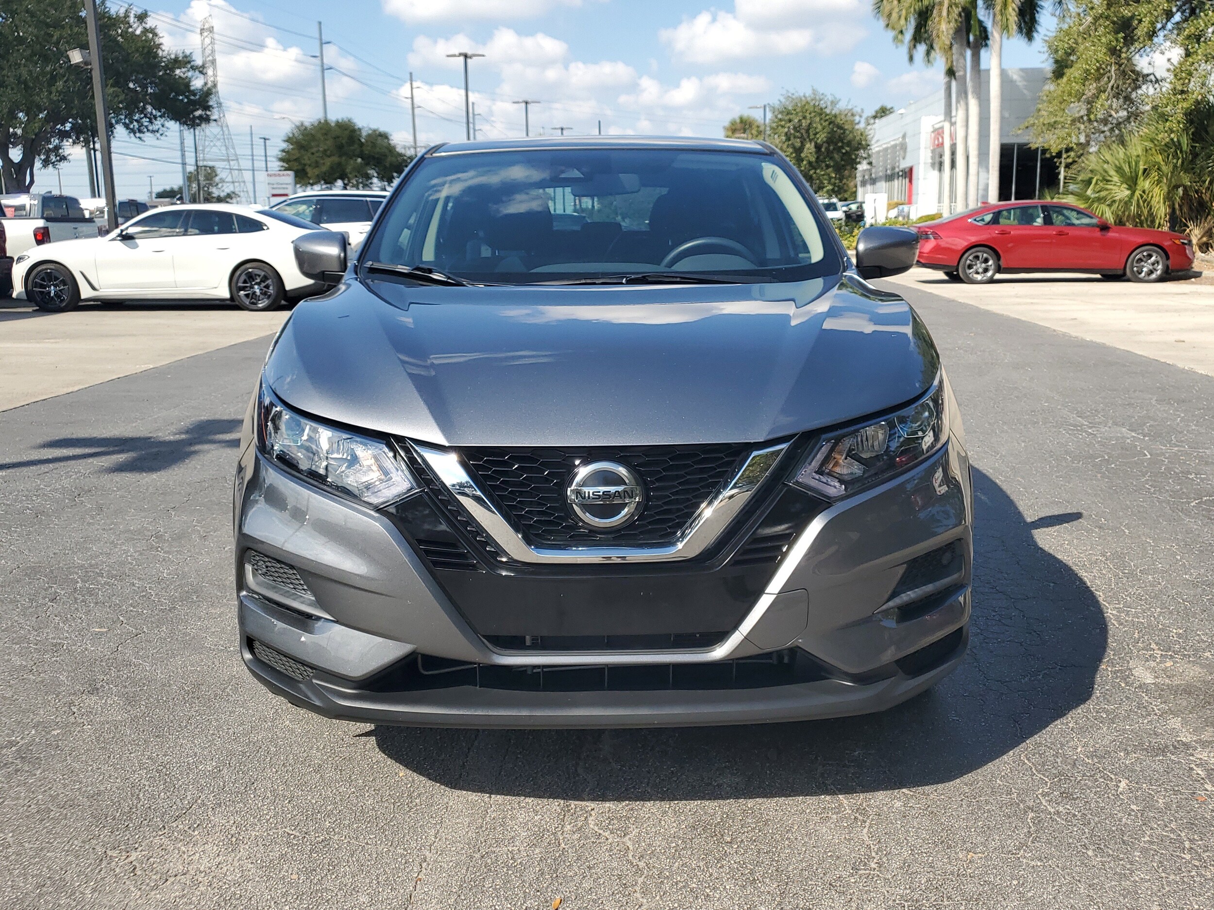2020 Nissan Rogue Sport S photo 2
